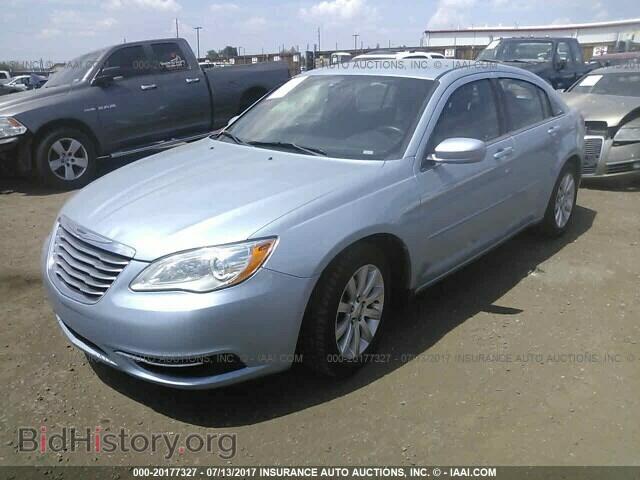 2013 Chrysler 200 - VIN: 1C3CCBBB7DN714879 - Фото 2