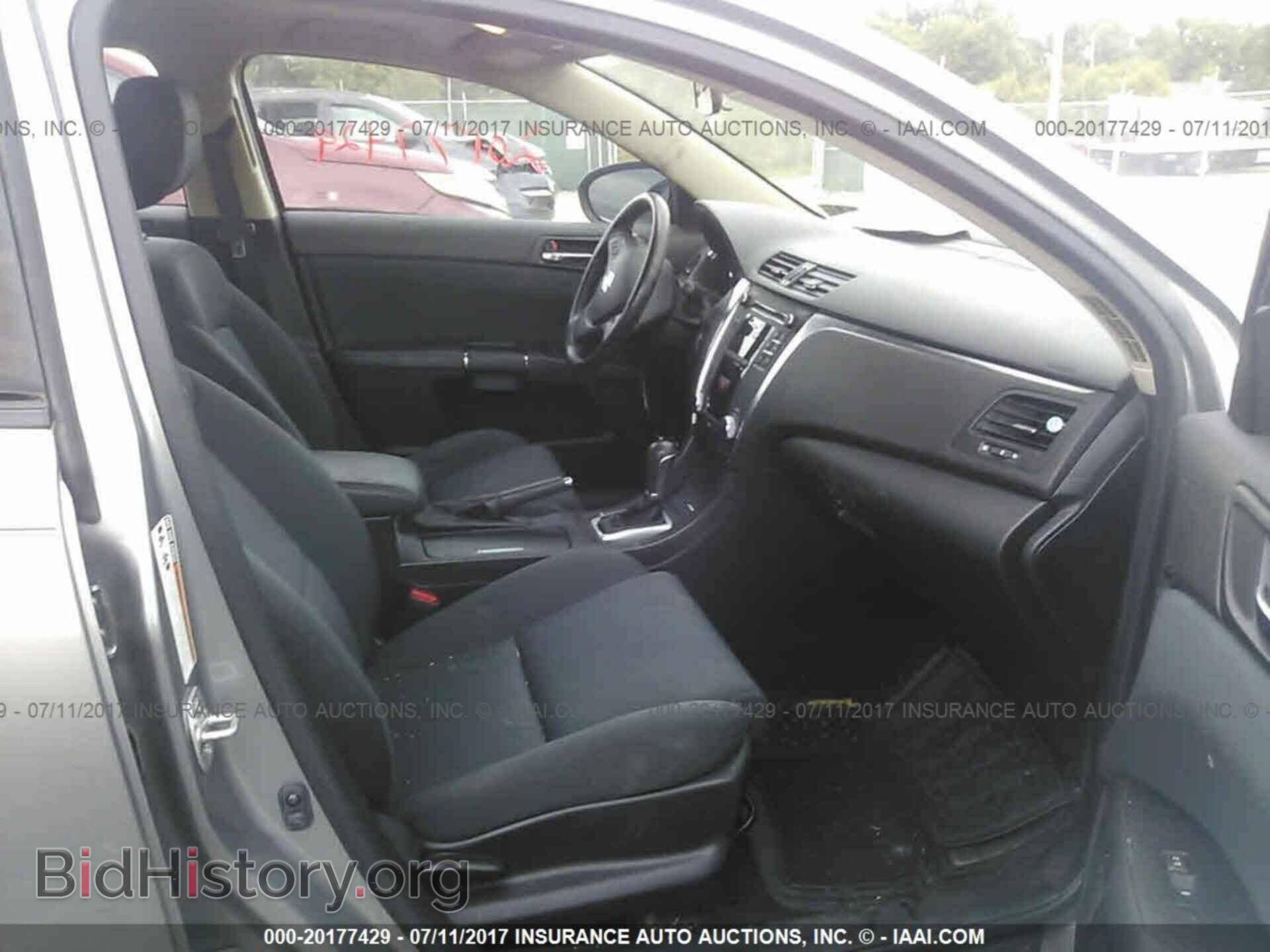 2011 Suzuki Kizashi - VIN: JS2RF9A31B6111116 - Photo 5