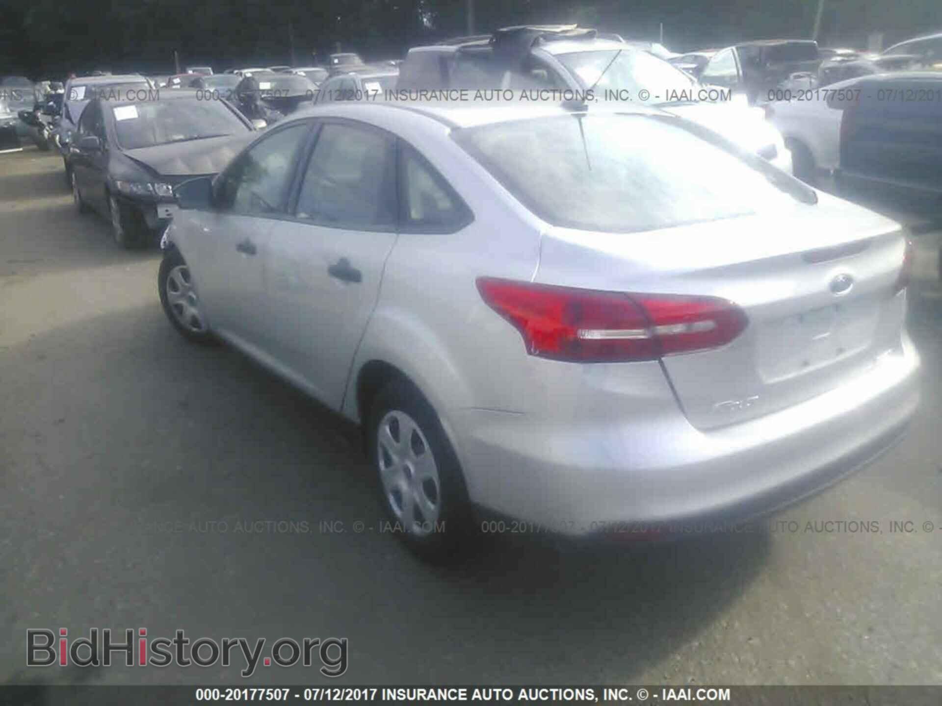 2016 Ford Focus - VIN: 1FADP3E23GL368163 - Фото 3
