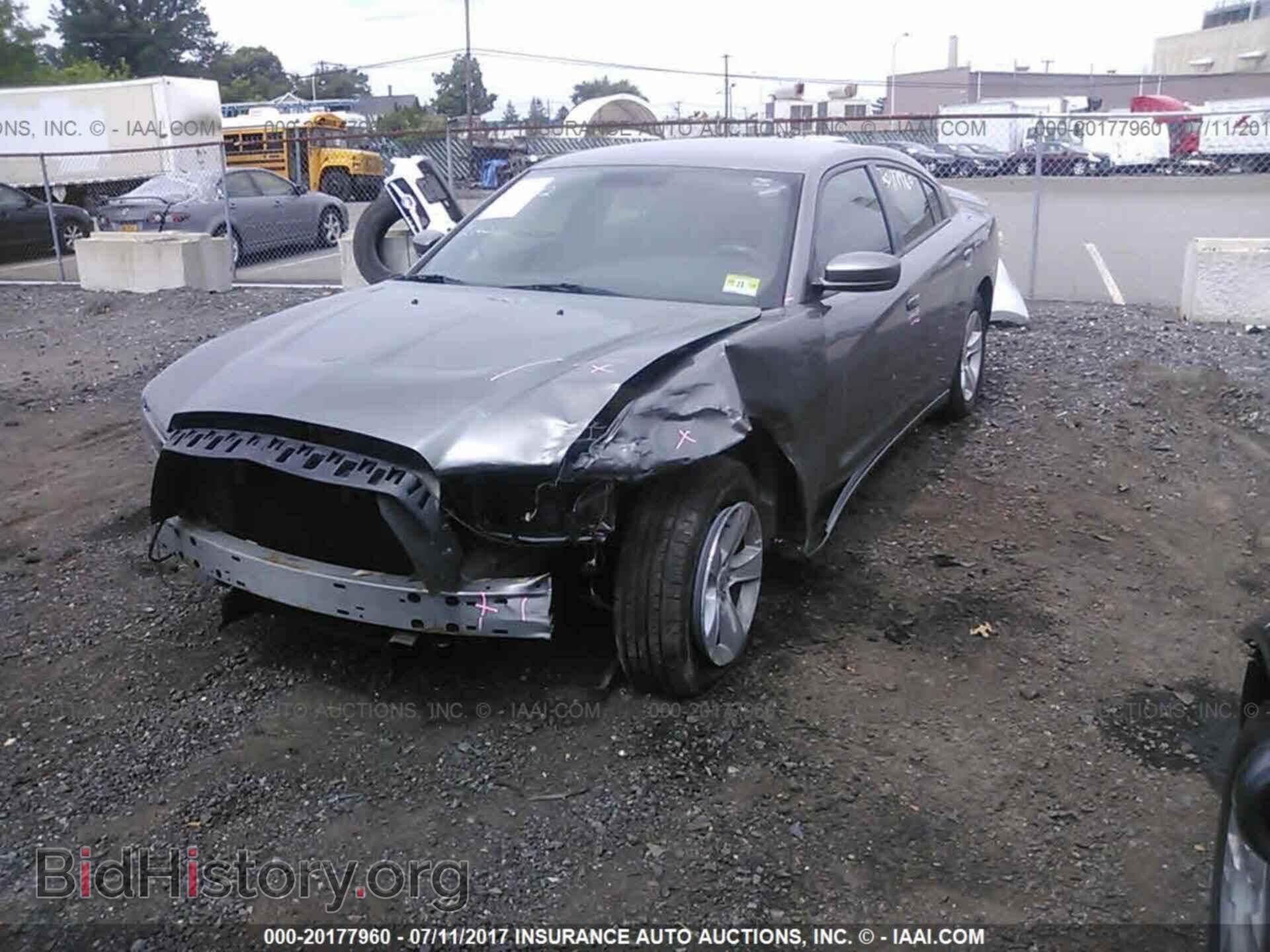 2011 Dodge Charger - VIN: 2B3CL3CG7BH608063 - Фото 2