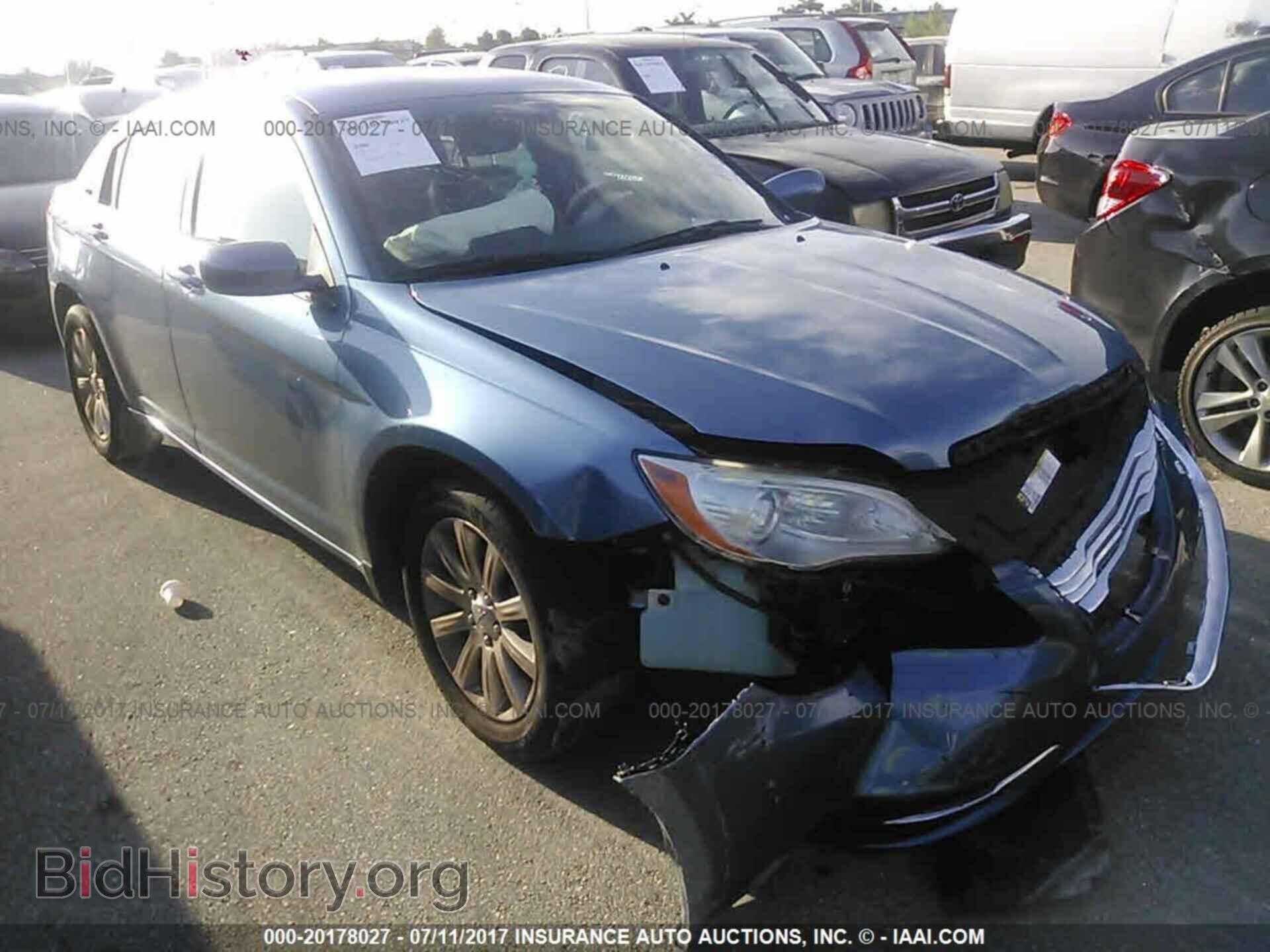 Photo 1C3BC1FB6BN539795 - Chrysler 200 2011