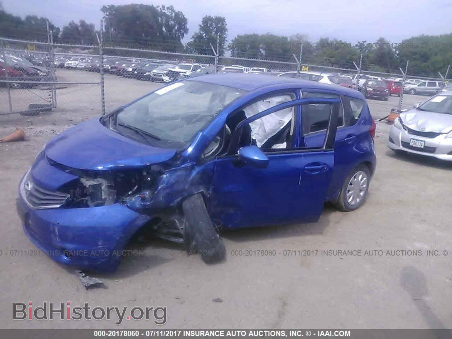 2016 Nissan Versa note - VIN: 3N1CE2CP1GL364351 - Фото 2