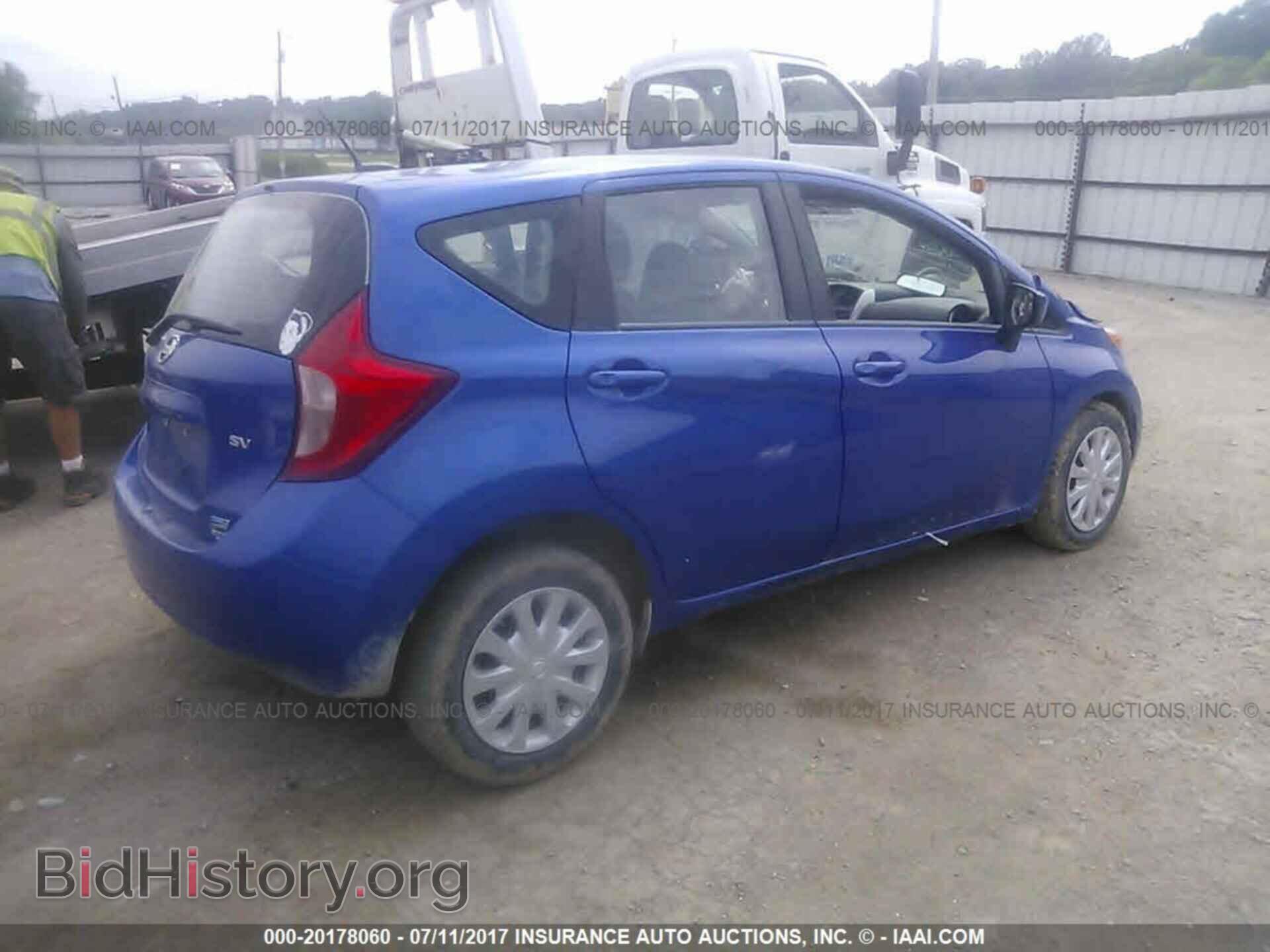 2016 Nissan Versa note - VIN: 3N1CE2CP1GL364351 - Фото 4