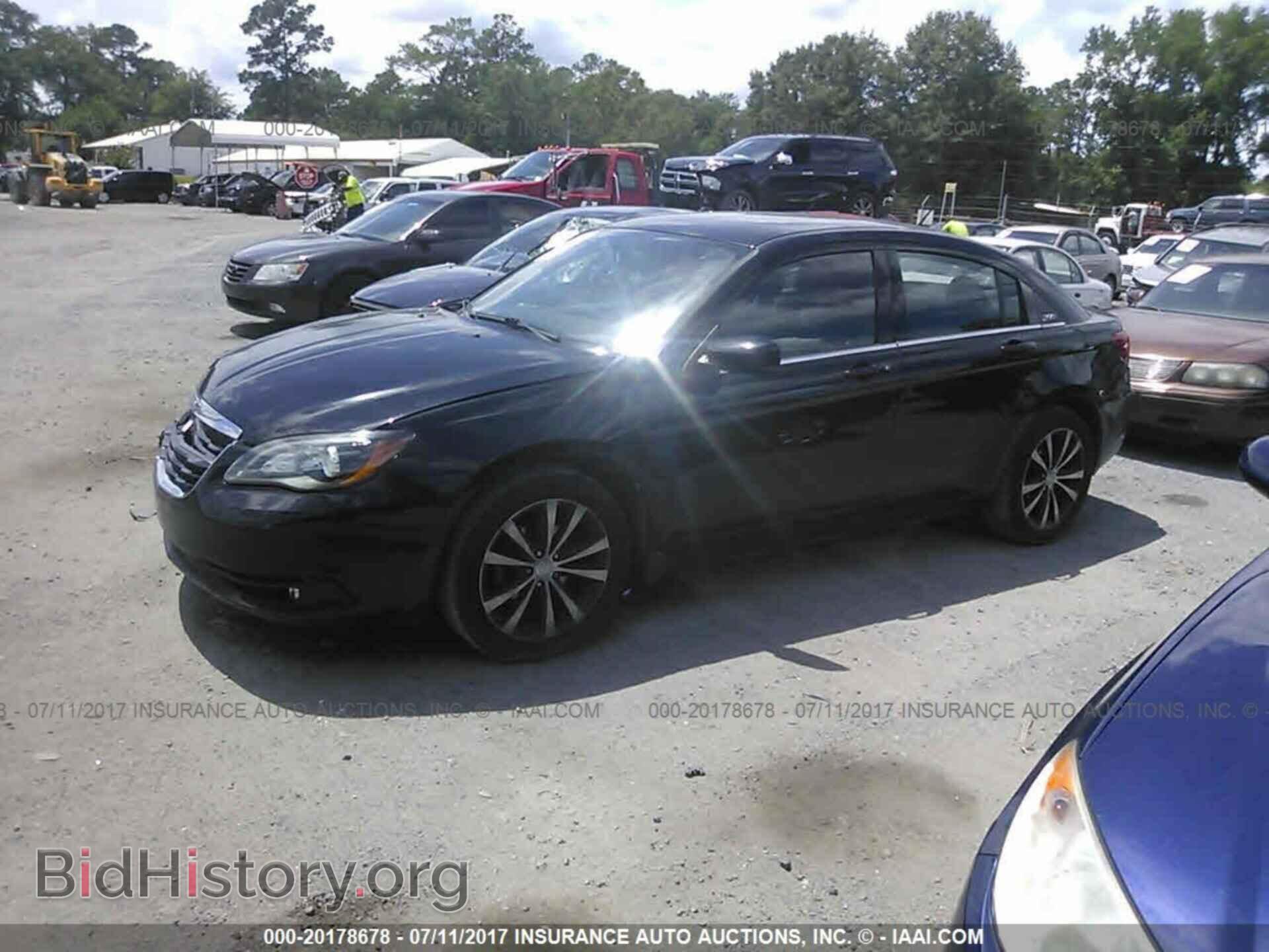 2013 Chrysler 200 - VIN: 1C3CCBBB3DN547226 - Photo 2