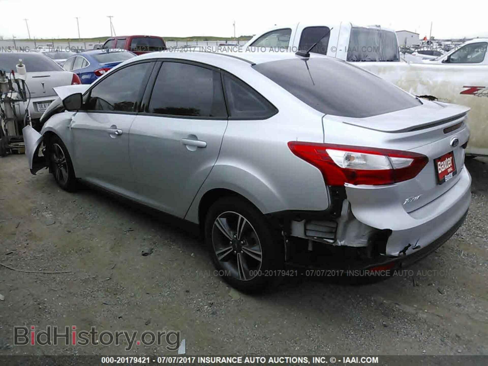 2012 Ford Focus - VIN: 1FAHP3F28CL256131 - Photo 3