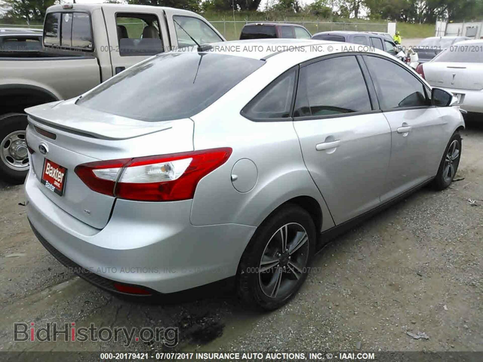 2012 Ford Focus - VIN: 1FAHP3F28CL256131 - Photo 4