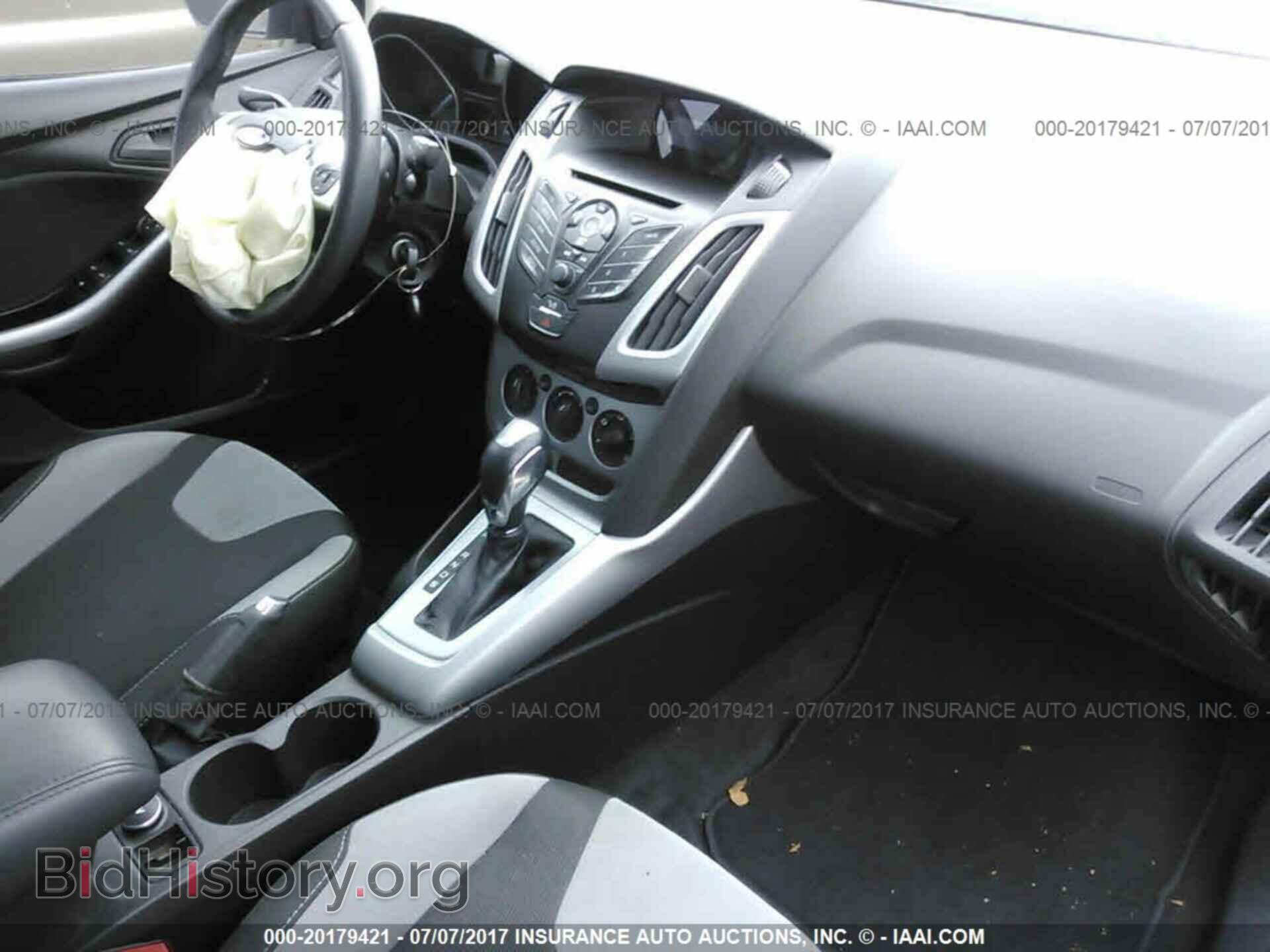 2012 Ford Focus - VIN: 1FAHP3F28CL256131 - Photo 5