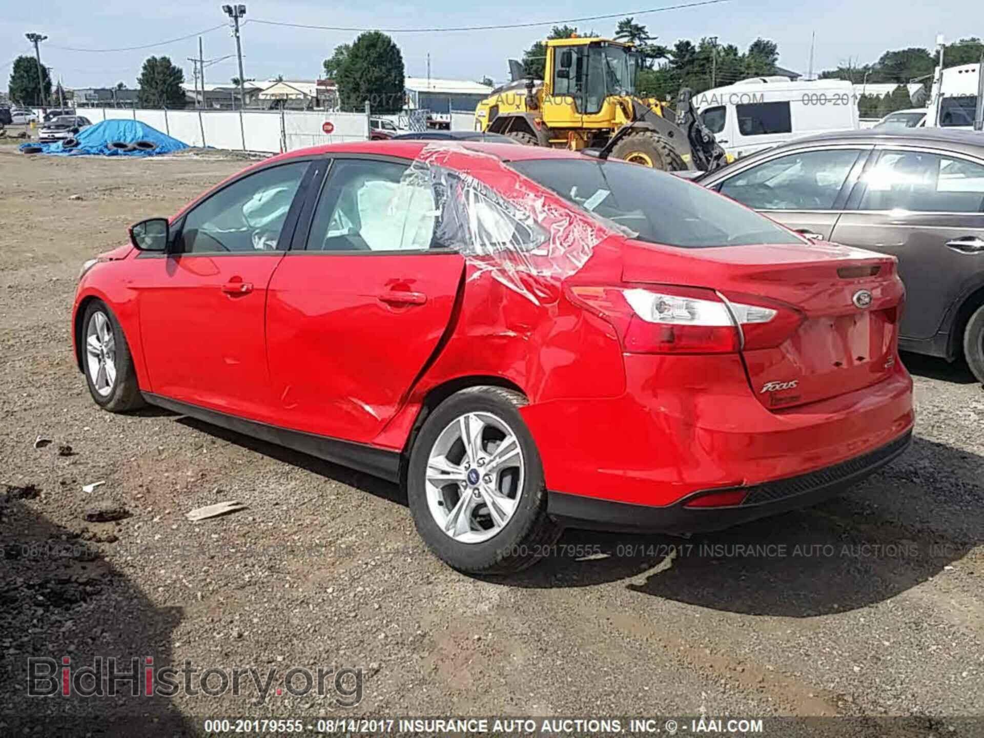 2014 Ford Focus - VIN: 1FADP3F28EL228122 - Photo 3
