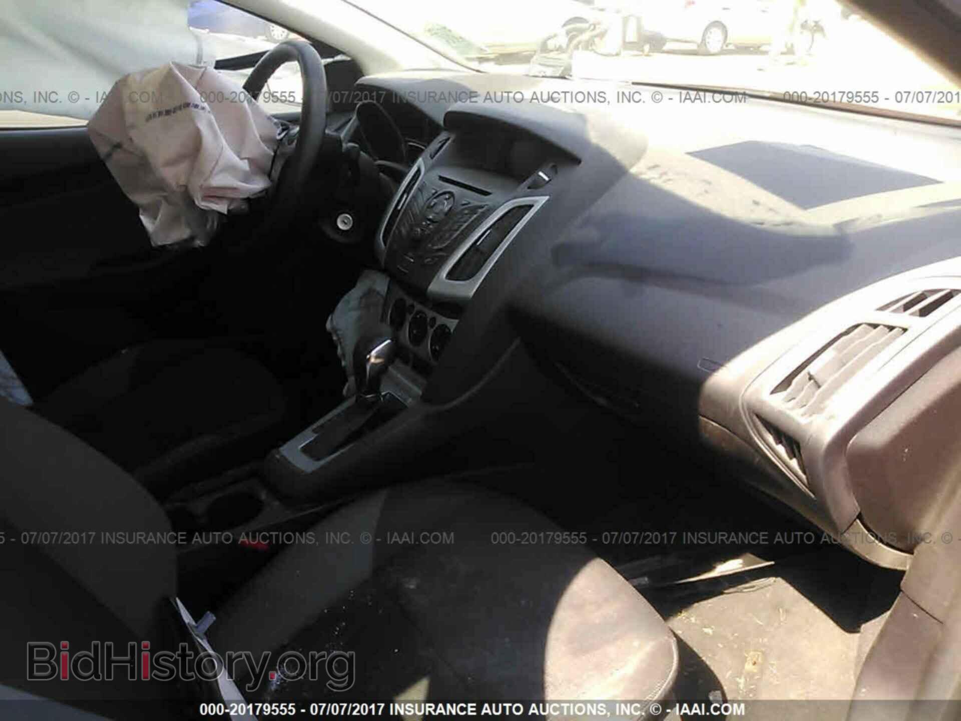 2014 Ford Focus - VIN: 1FADP3F28EL228122 - Photo 5