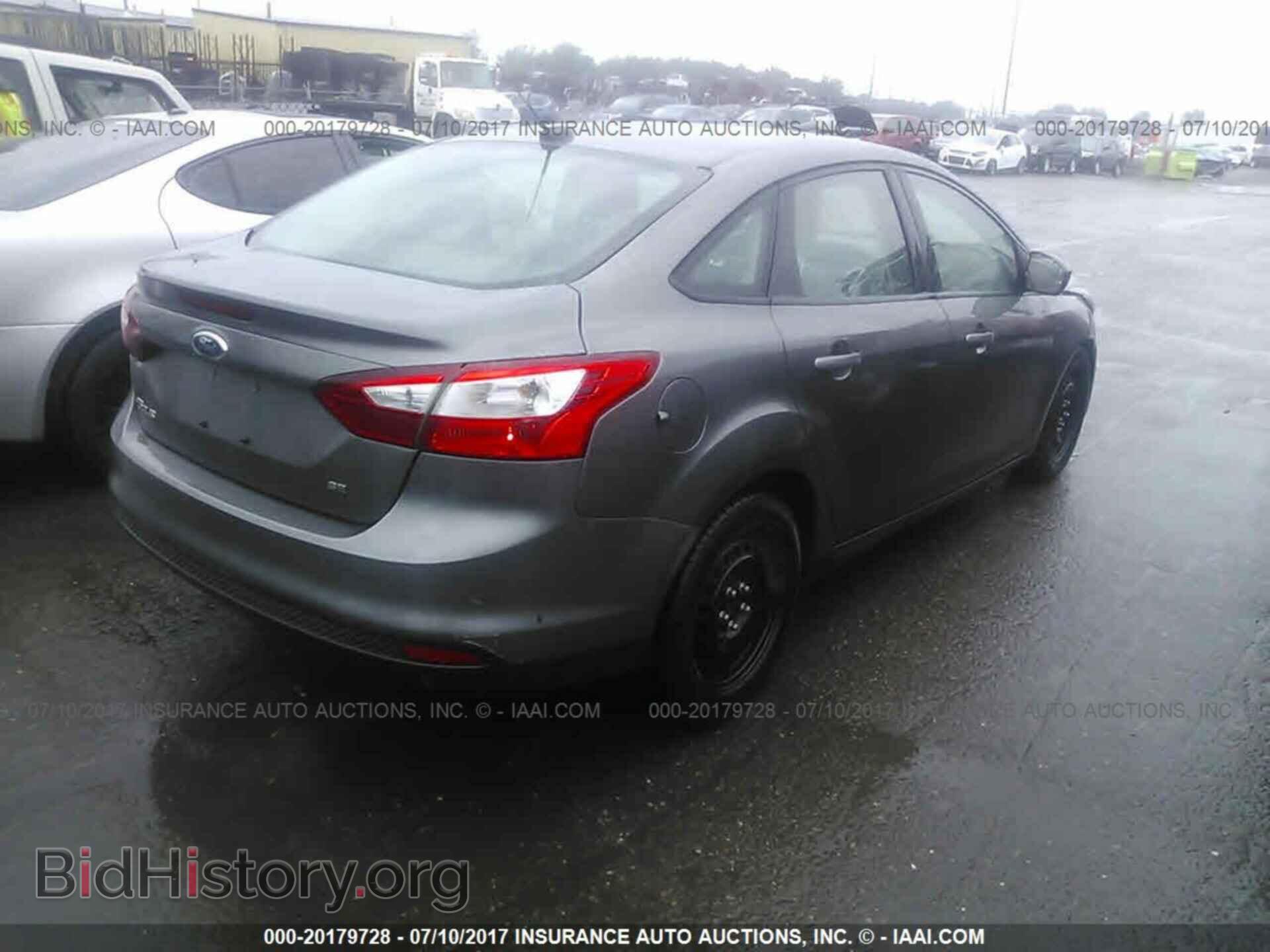 2012 Ford Focus - VIN: 1FAHP3F21CL207496 - Photo 4