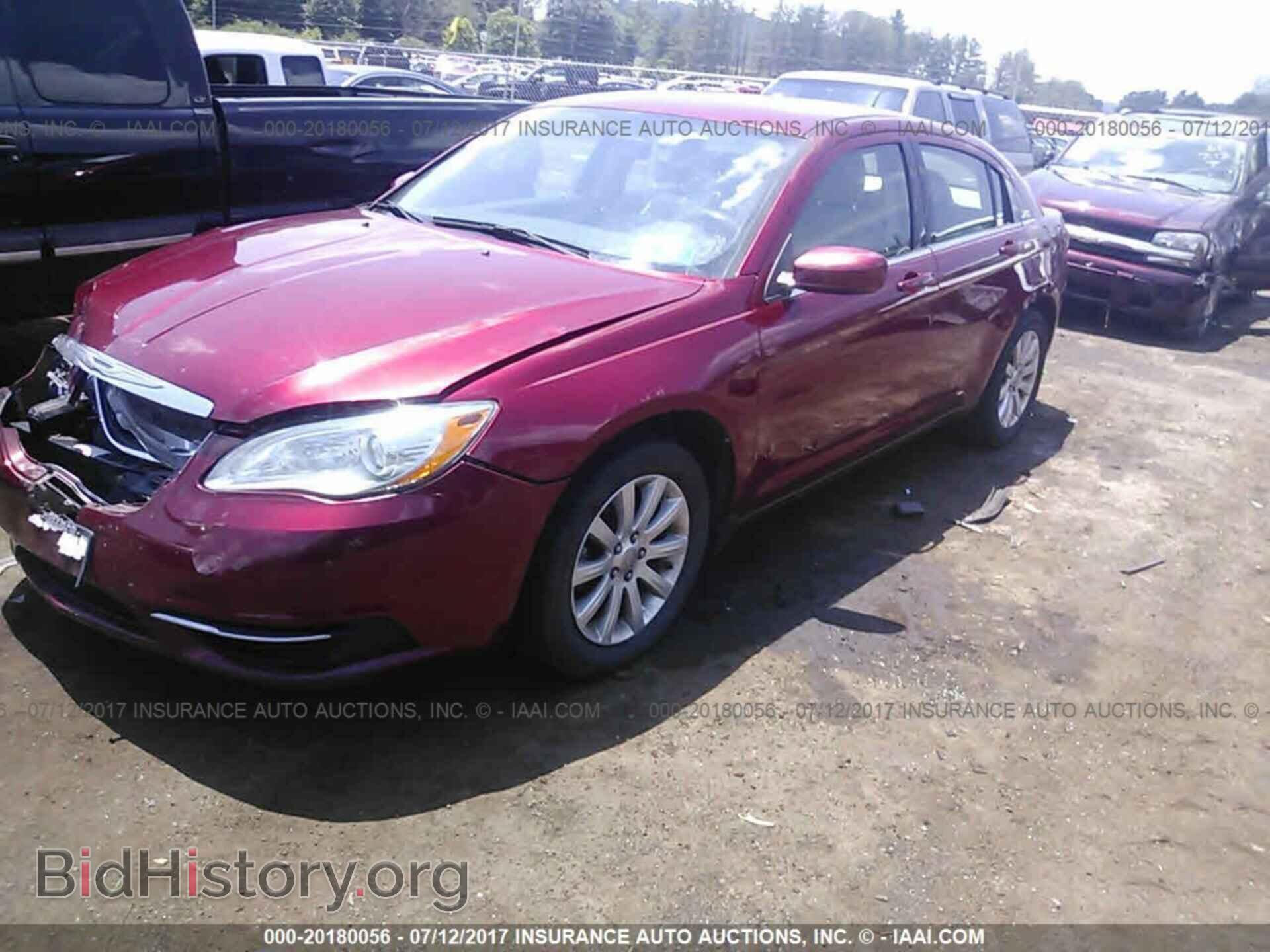 2013 Chrysler 200 - VIN: 1C3CCBBB5DN652981 - Фото 2