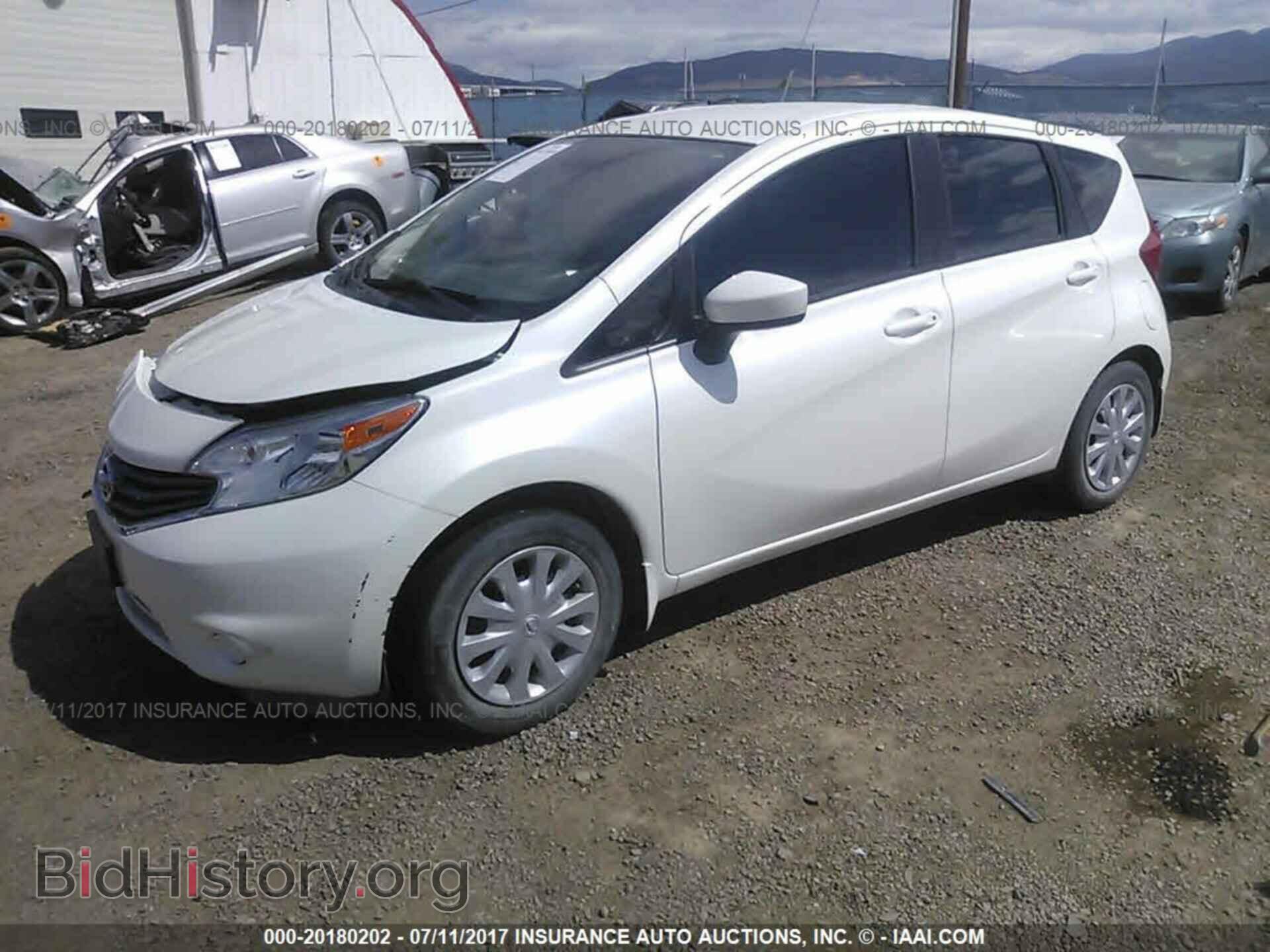 2015 Nissan Versa note - VIN: 3N1CE2CP2FL360940 - Фото 2