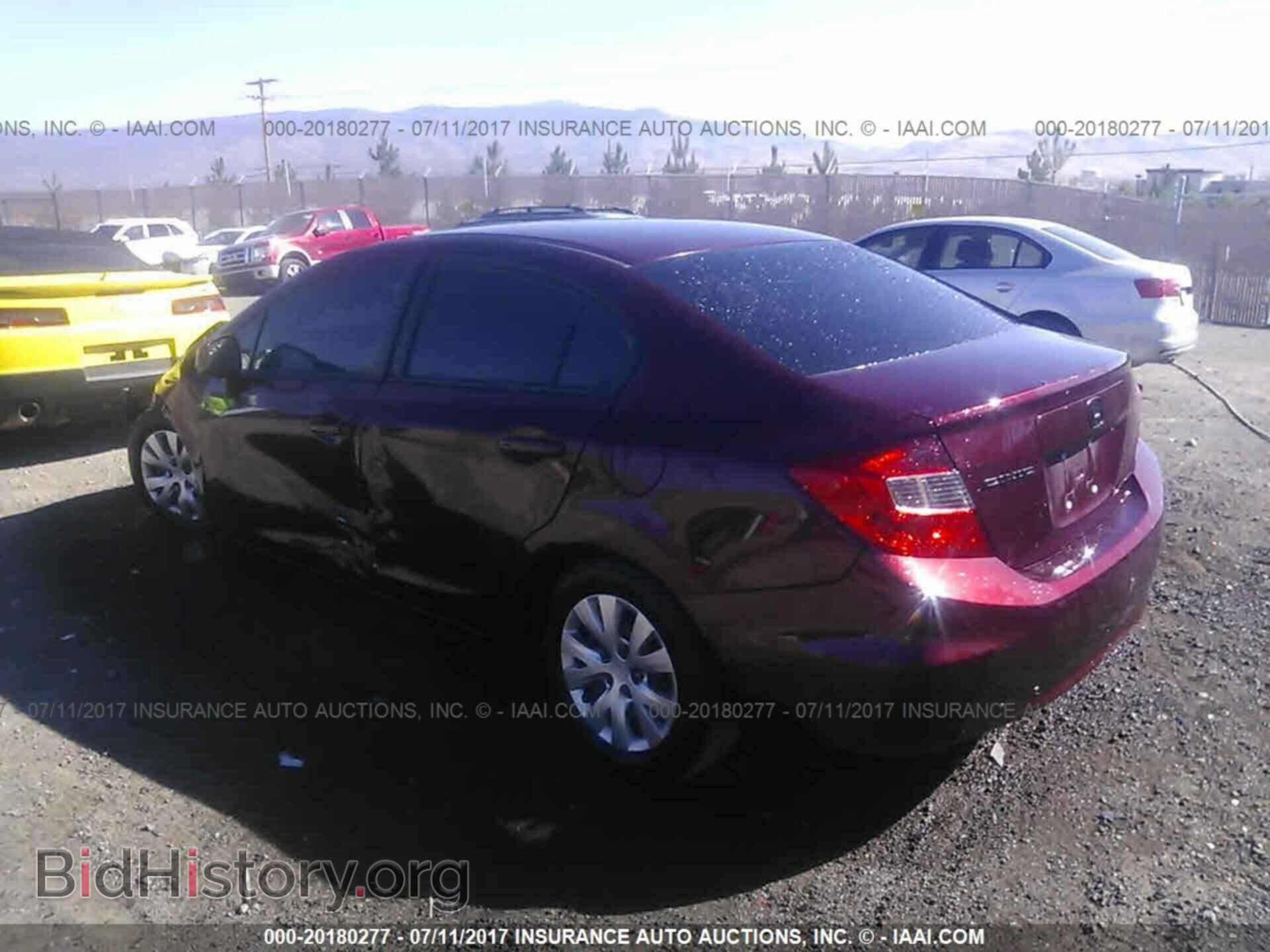 2012 Honda Civic - VIN: 2HGFB2F59CH596391 - Photo 3