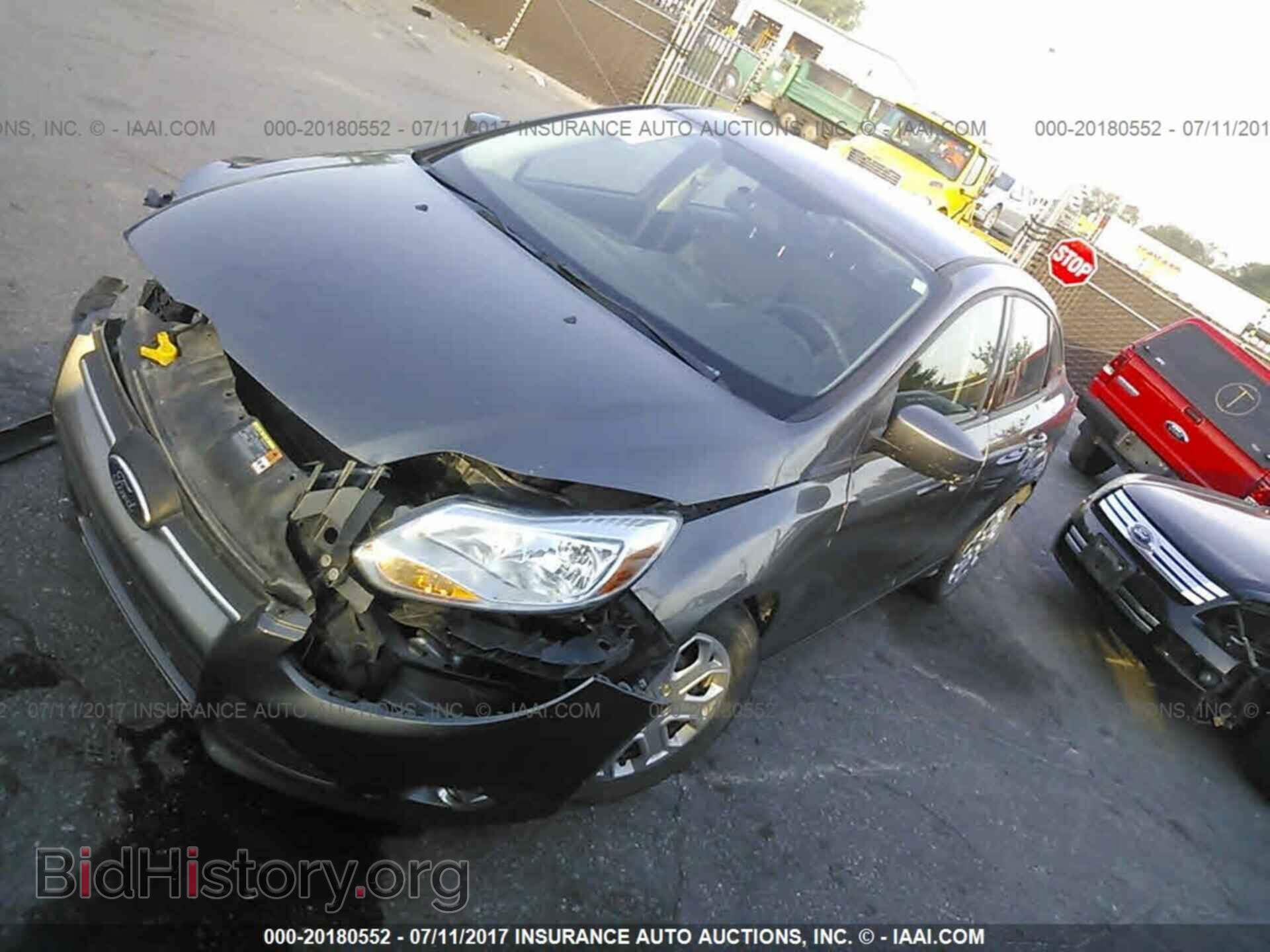 2012 Ford Focus - VIN: 1FAHP3F23CL425598 - Photo 2