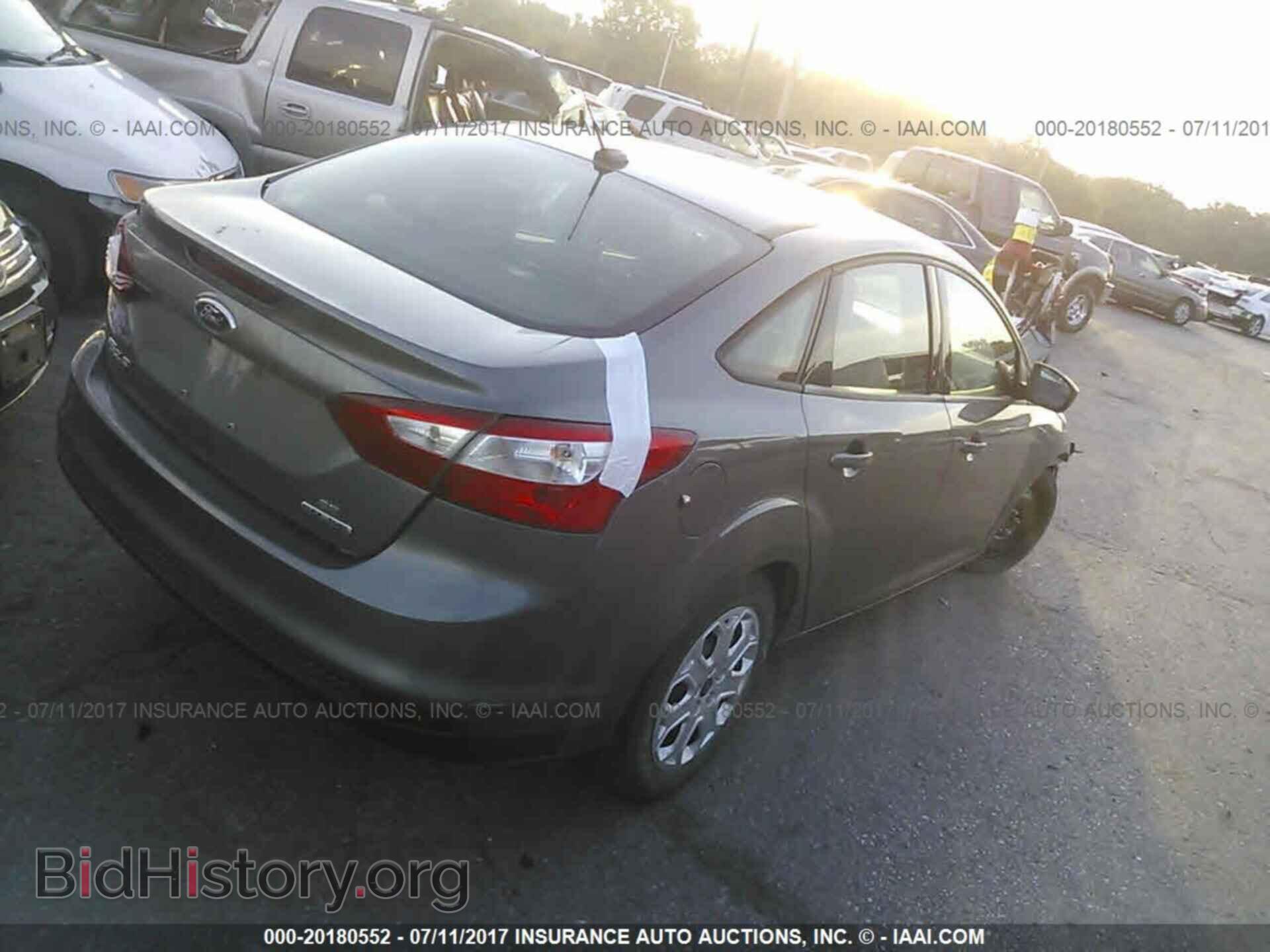 2012 Ford Focus - VIN: 1FAHP3F23CL425598 - Photo 4
