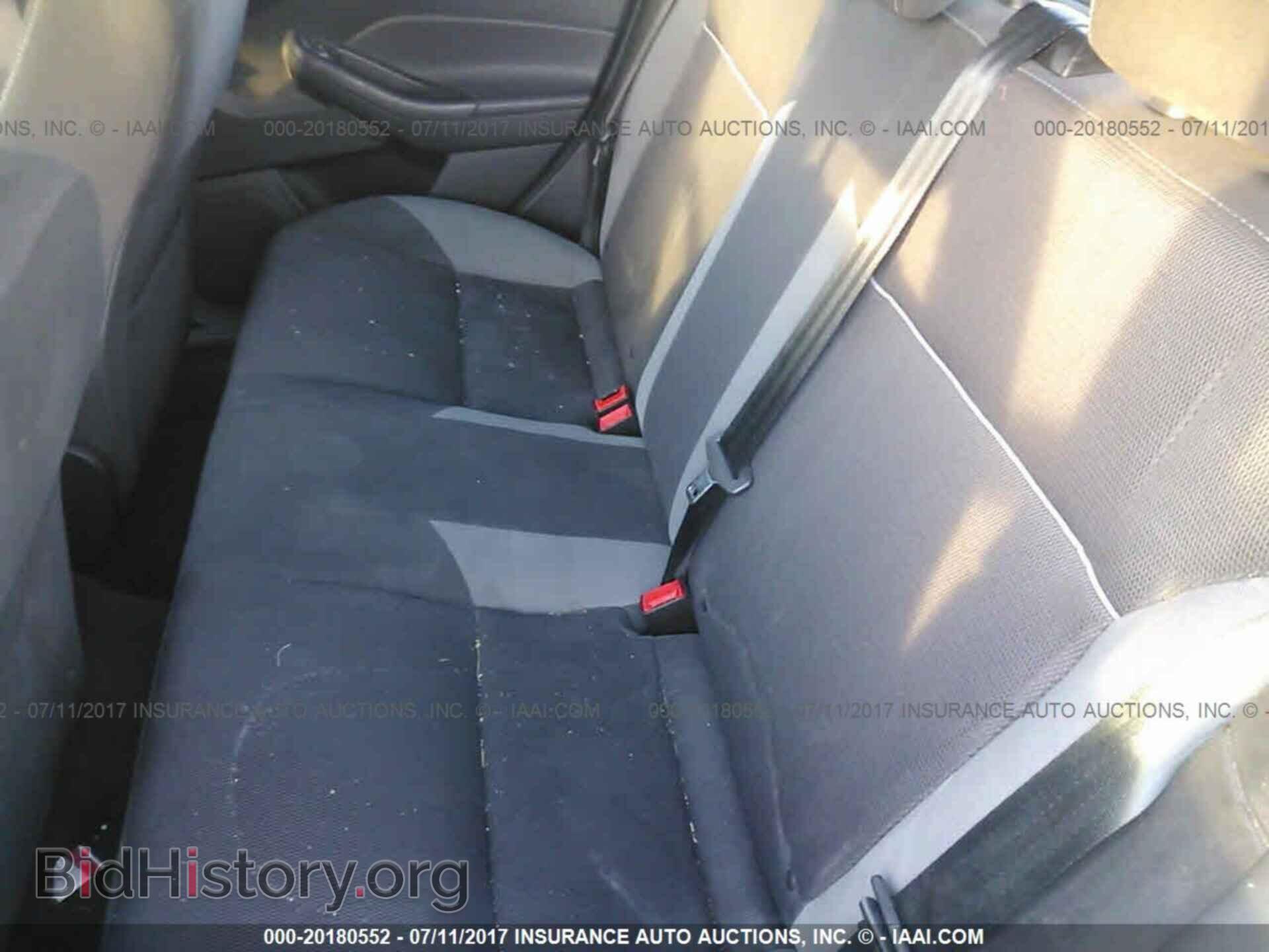 2012 Ford Focus - VIN: 1FAHP3F23CL425598 - Photo 8