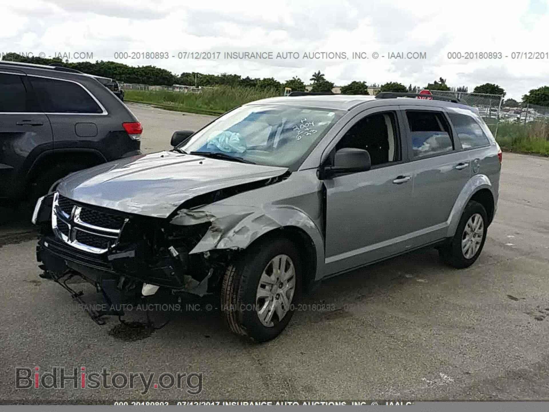 2017 Dodge Journey - VIN: 3C4PDCAB0HT552004 - Фото 2