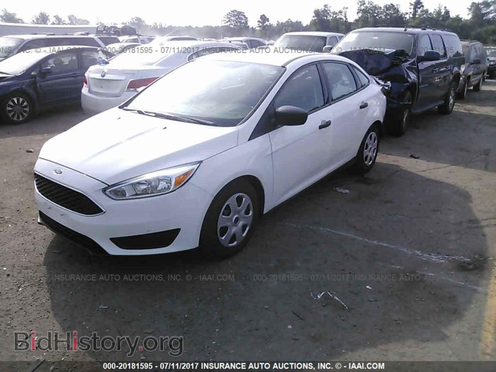 2016 Ford Focus - VIN: 1FADP3E28GL357496 - Фото 2