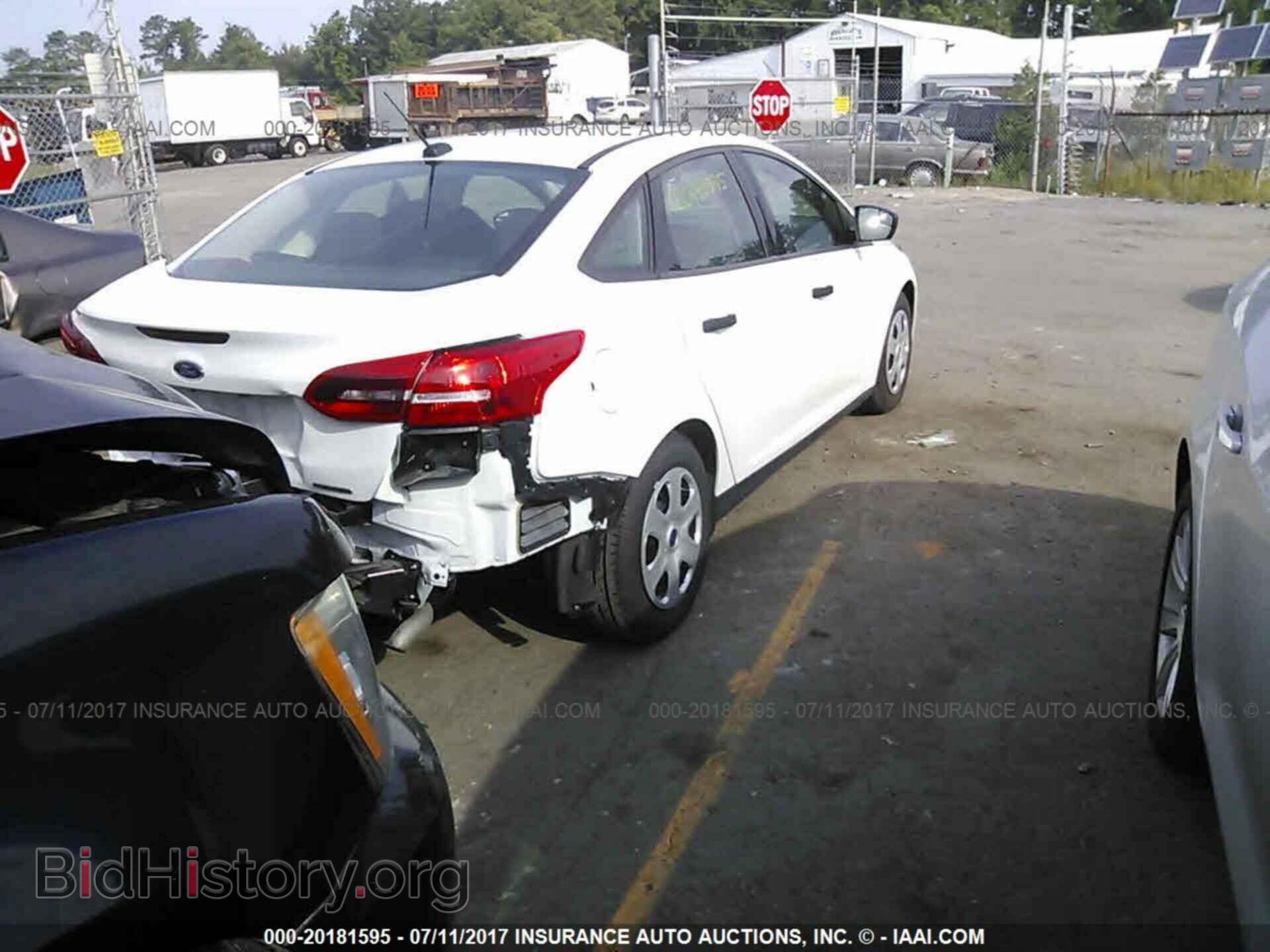 2016 Ford Focus - VIN: 1FADP3E28GL357496 - Фото 4