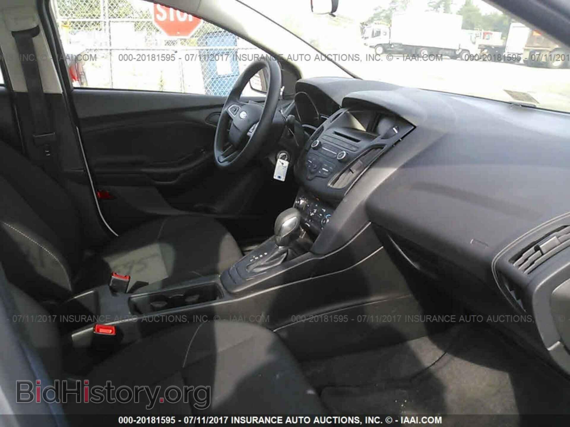 2016 Ford Focus - VIN: 1FADP3E28GL357496 - Фото 5