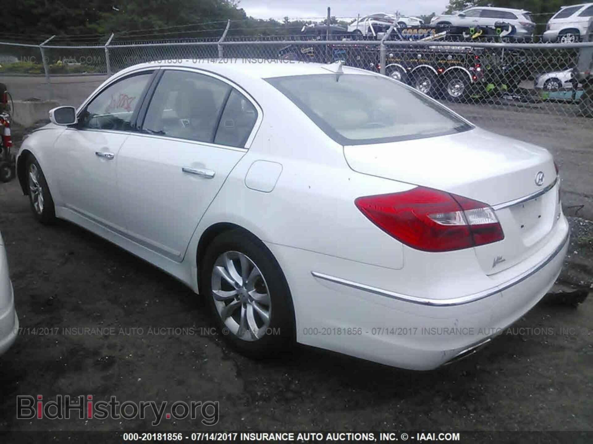 2013 Hyundai Genesis - VIN: KMHGC4DD4DU222593 - Фото 3