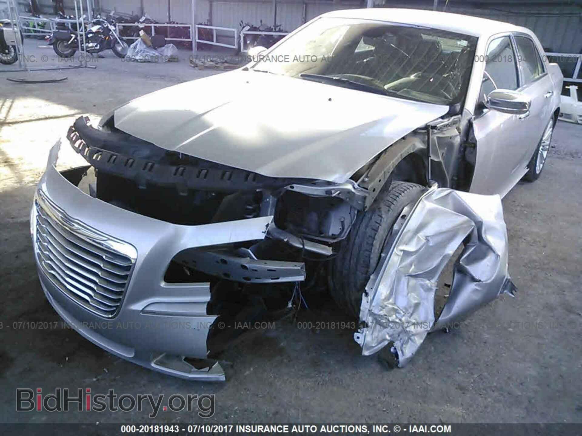 2012 Chrysler 300c - VIN: 2C3CCAET7CH144291 - Фото 2