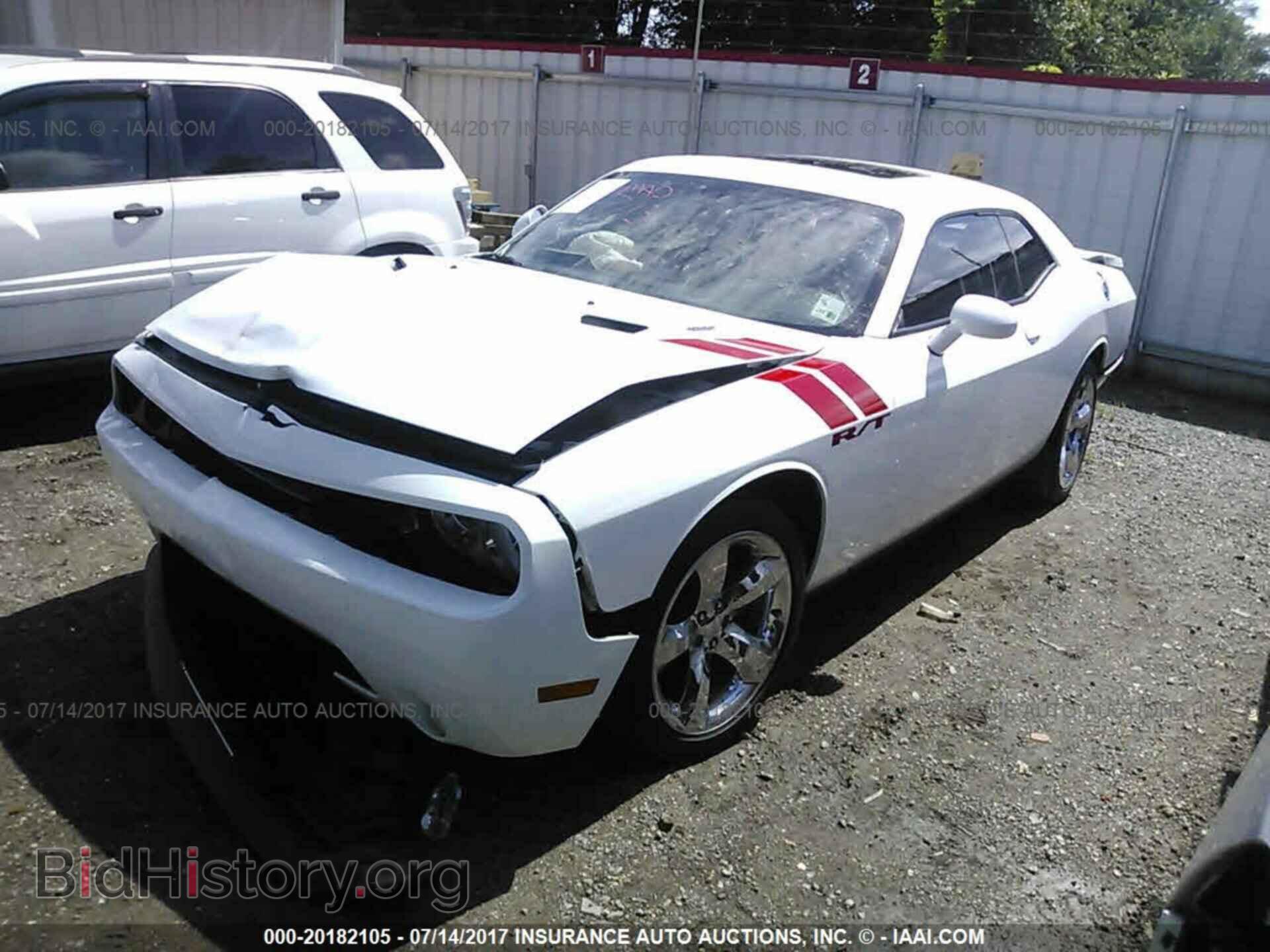2013 Dodge Challenger - VIN: 2C3CDYBT0DH676414 - Photo 2