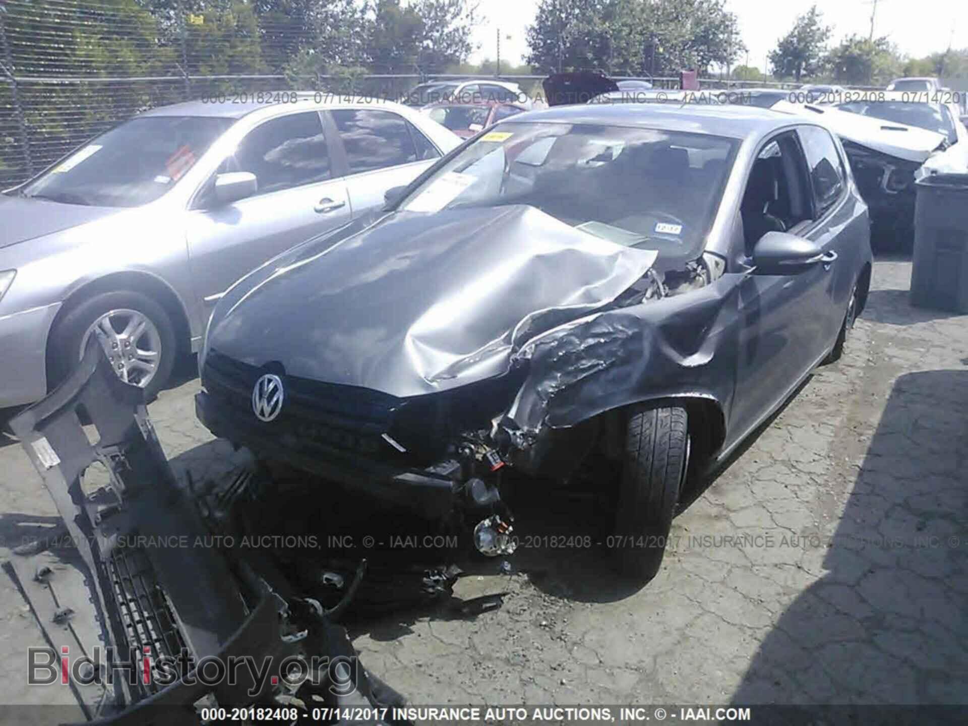 2011 Volkswagen Golf - VIN: WVWAA7AJ0BW217517 - Фото 2