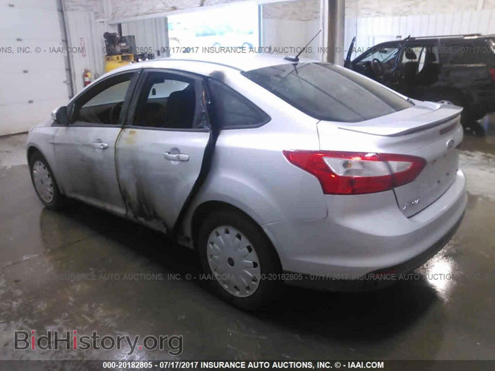 2013 Ford Focus - VIN: 1FADP3F23DL117377 - Фото 3