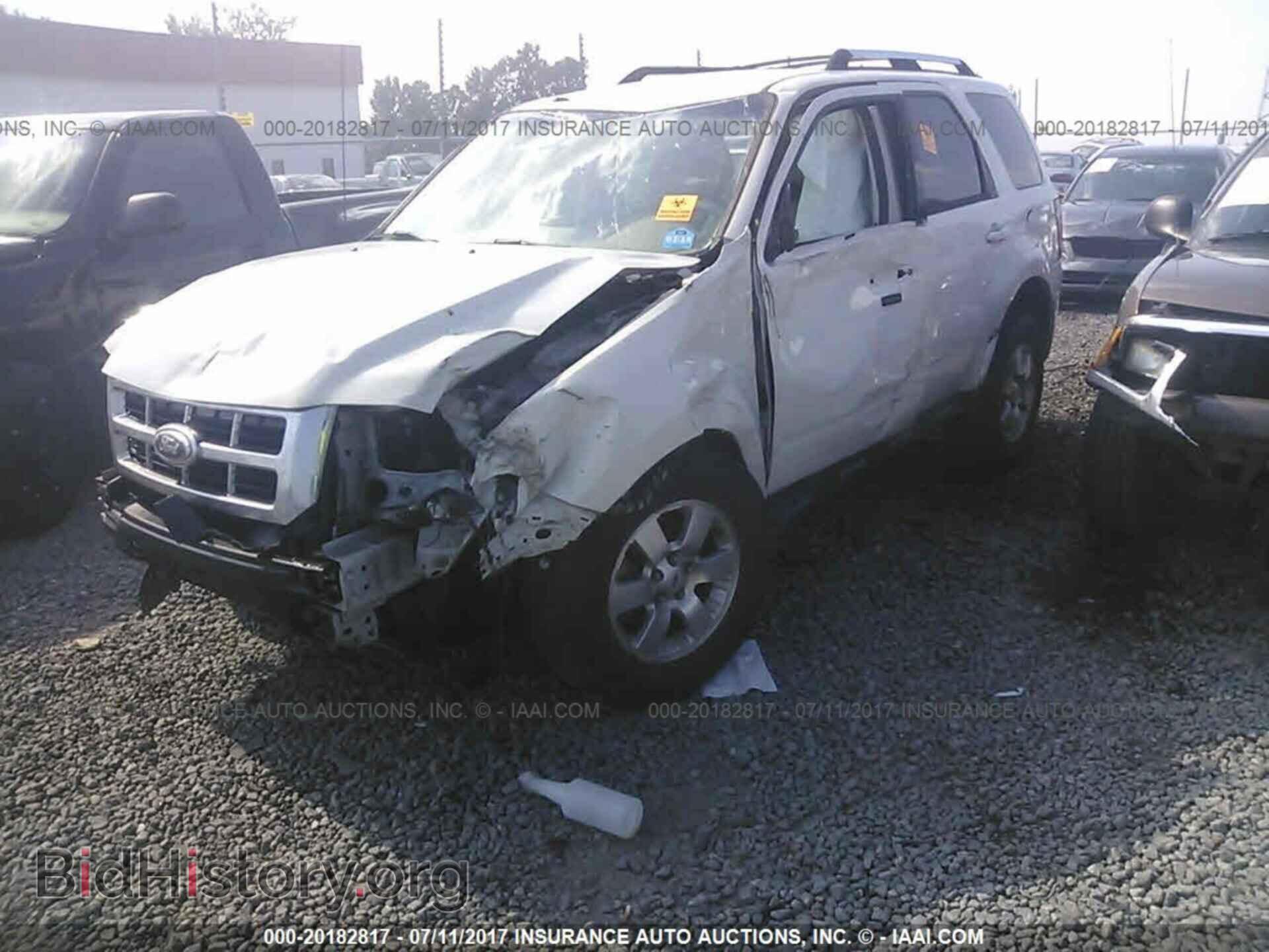 2011 Ford Escape - VIN: 1FMCU0EG8BKA22788 - Photo 2