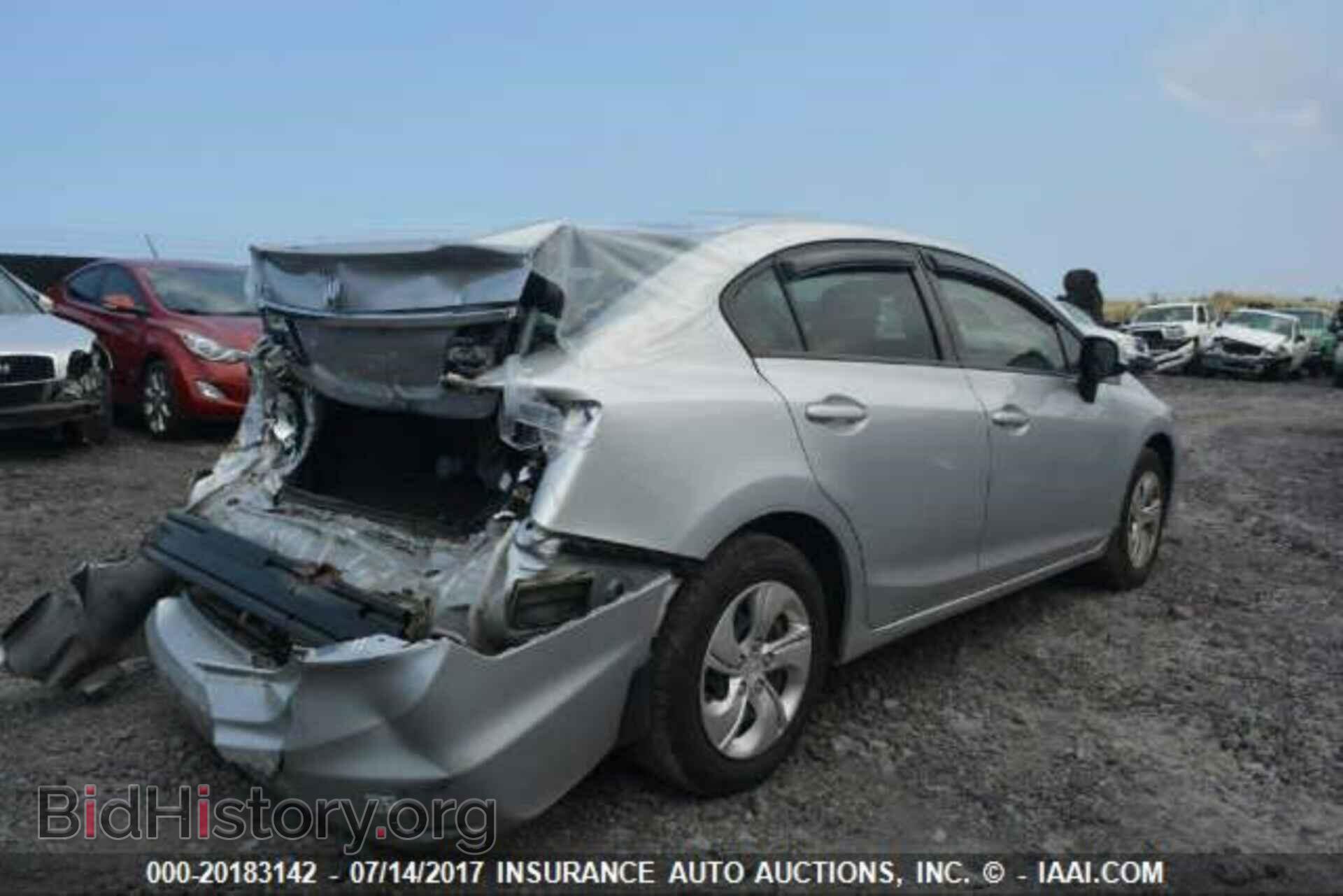 2013 Honda Civic - VIN: 2HGFB2F57DH578487 - Photo 4