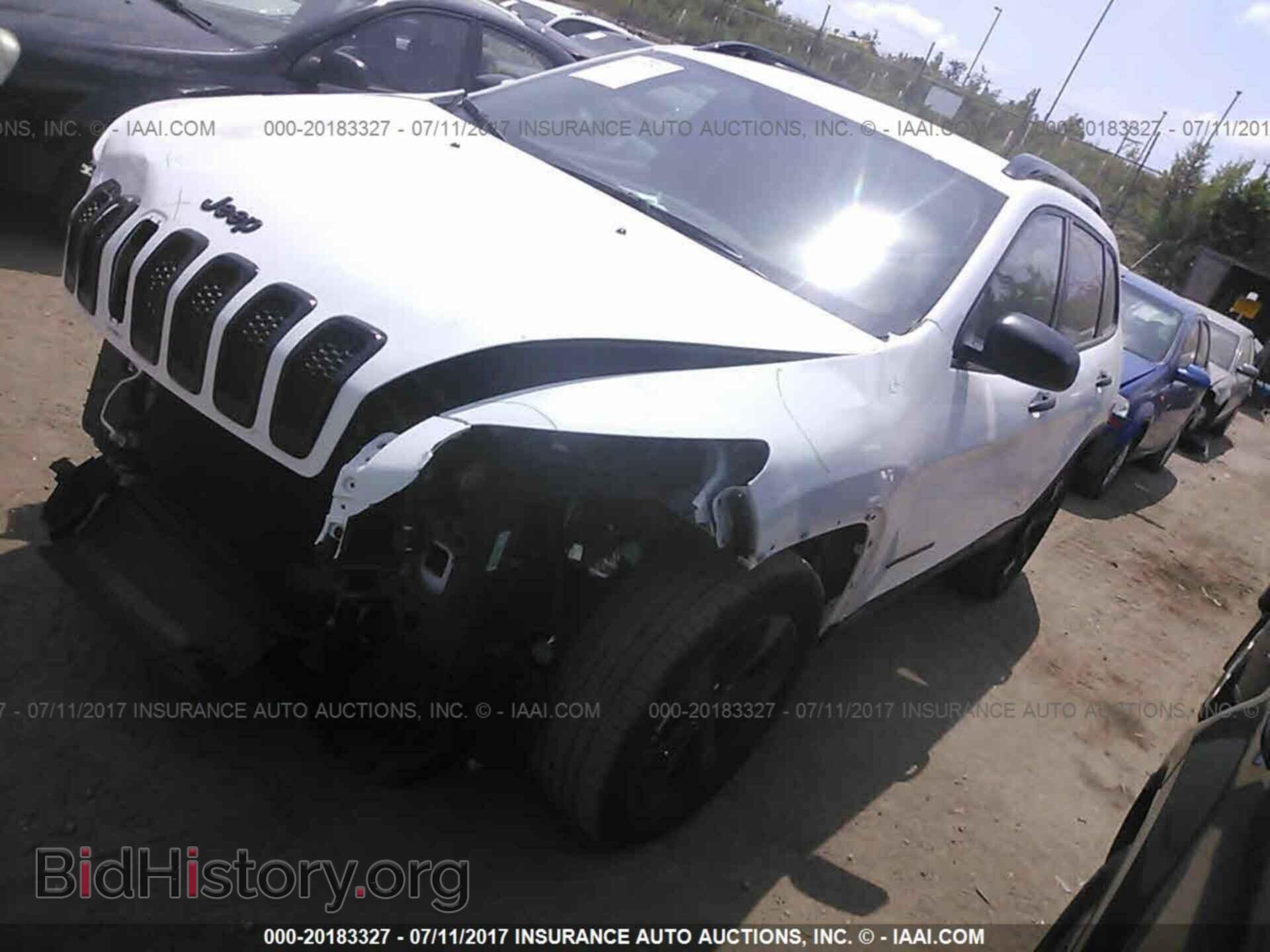2017 Jeep Cherokee - VIN: 1C4PJMAB7HW531997 - Фото 2