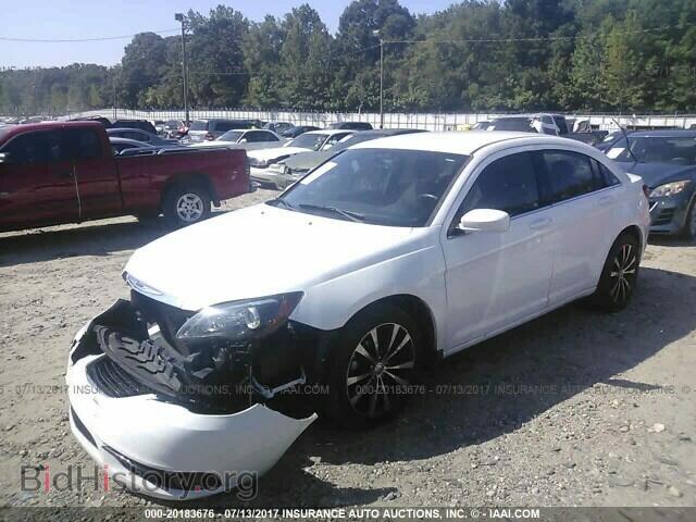 2013 Chrysler 200 - VIN: 1C3CCBBG9DN720484 - Фото 2