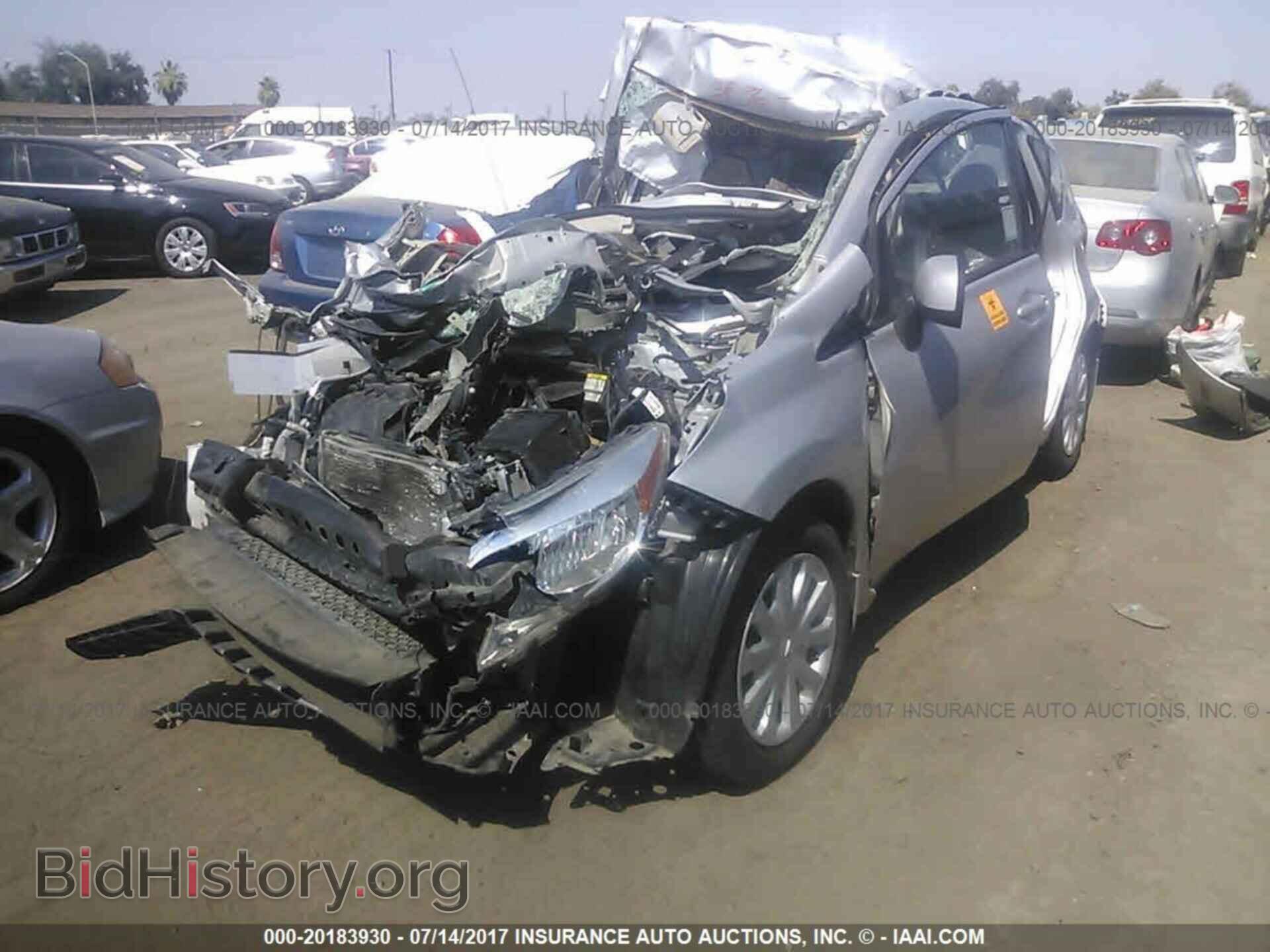 2014 Nissan Versa note - VIN: 3N1CE2CP2EL362752 - Фото 2