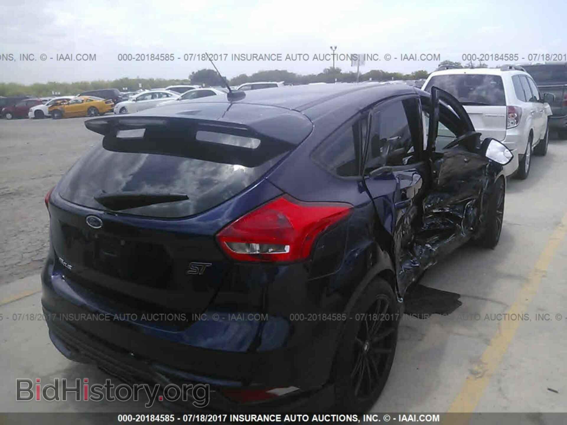 2016 Ford Focus - VIN: 1FADP3L90GL301276 - Photo 4