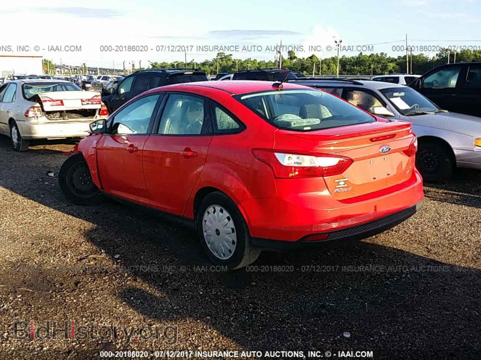 2012 Ford Focus - VIN: 1FAHP3F22CL241365 - Photo 3