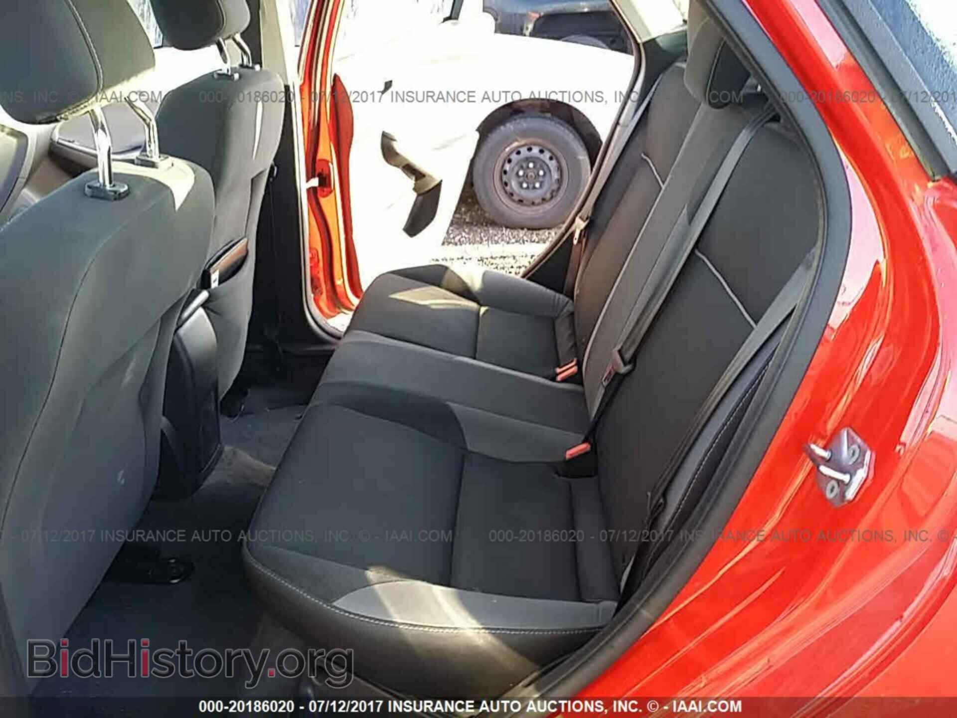2012 Ford Focus - VIN: 1FAHP3F22CL241365 - Photo 8