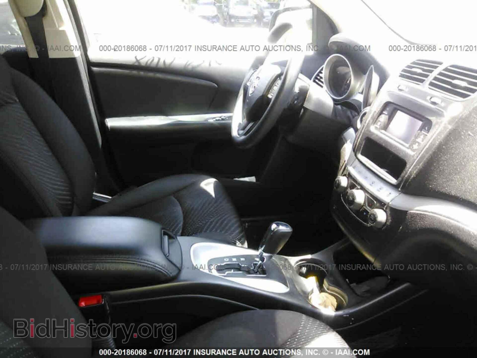 2014 Dodge Journey - VIN: 3C4PDDBG1ET143117 - Фото 5