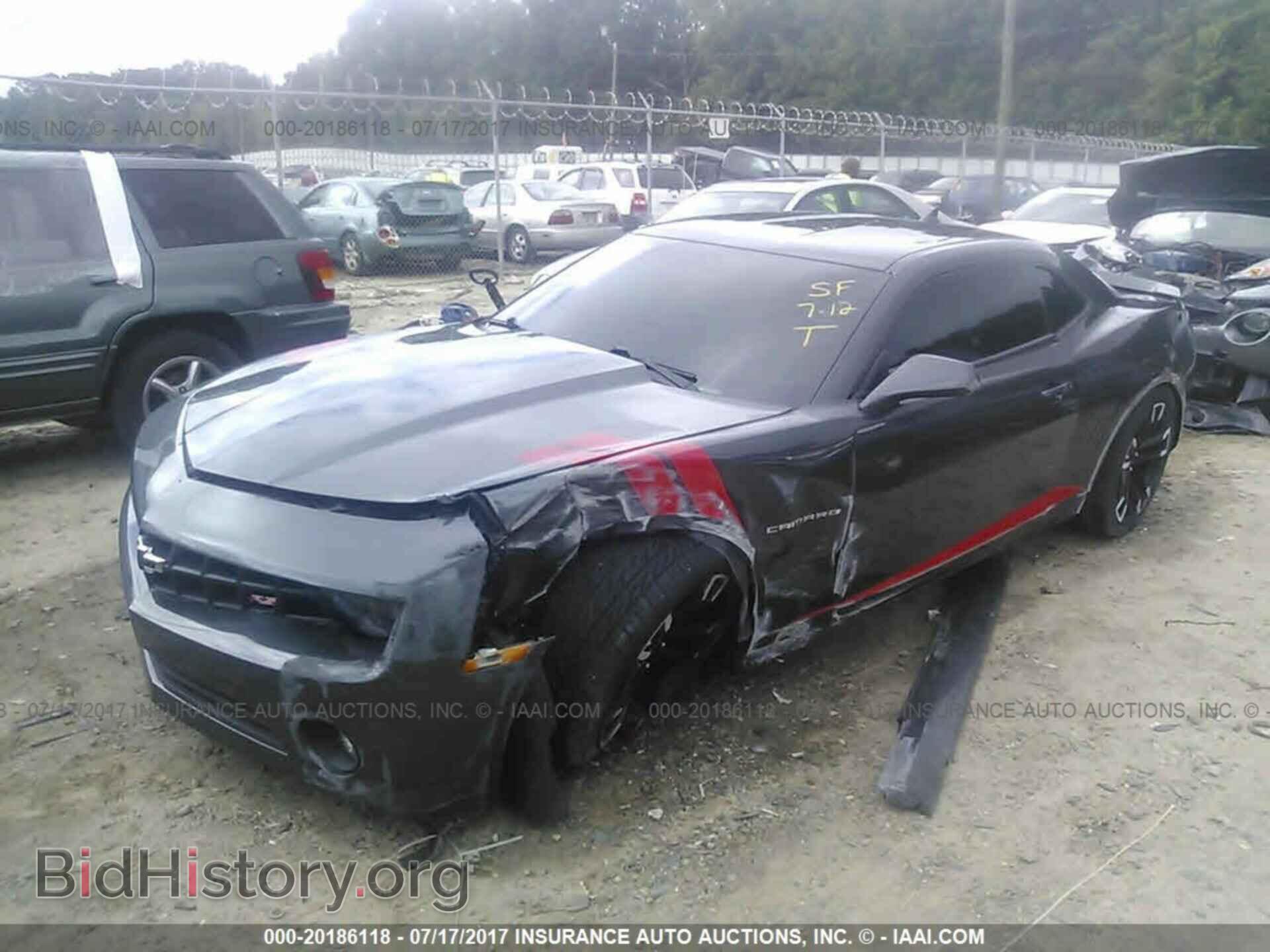 2011 Chevrolet Camaro - VIN: 2G1FC1ED4B9145062 - Фото 2