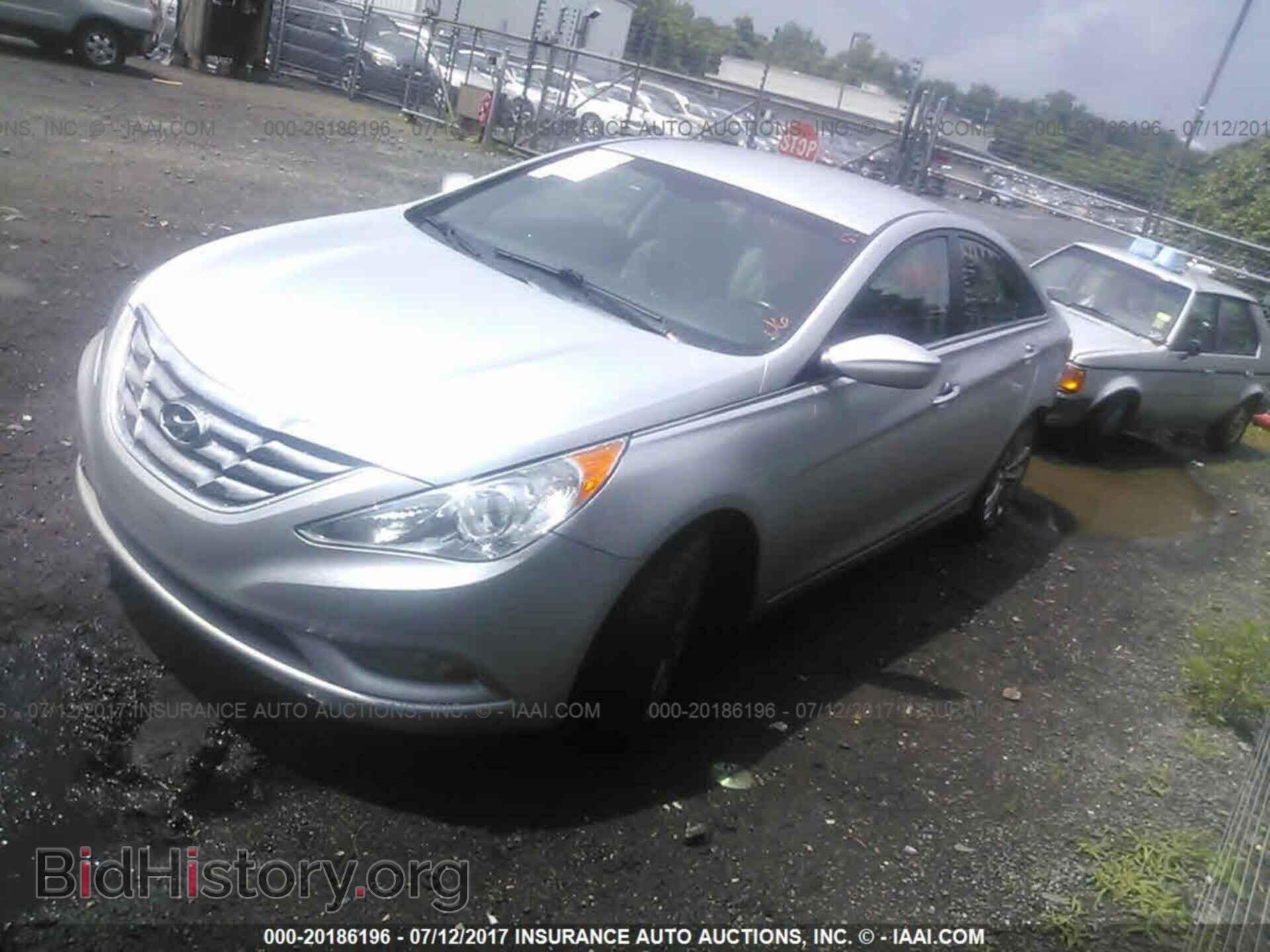 2012 Hyundai Sonata - VIN: 5NPEC4AB2CH410925 - Фото 2