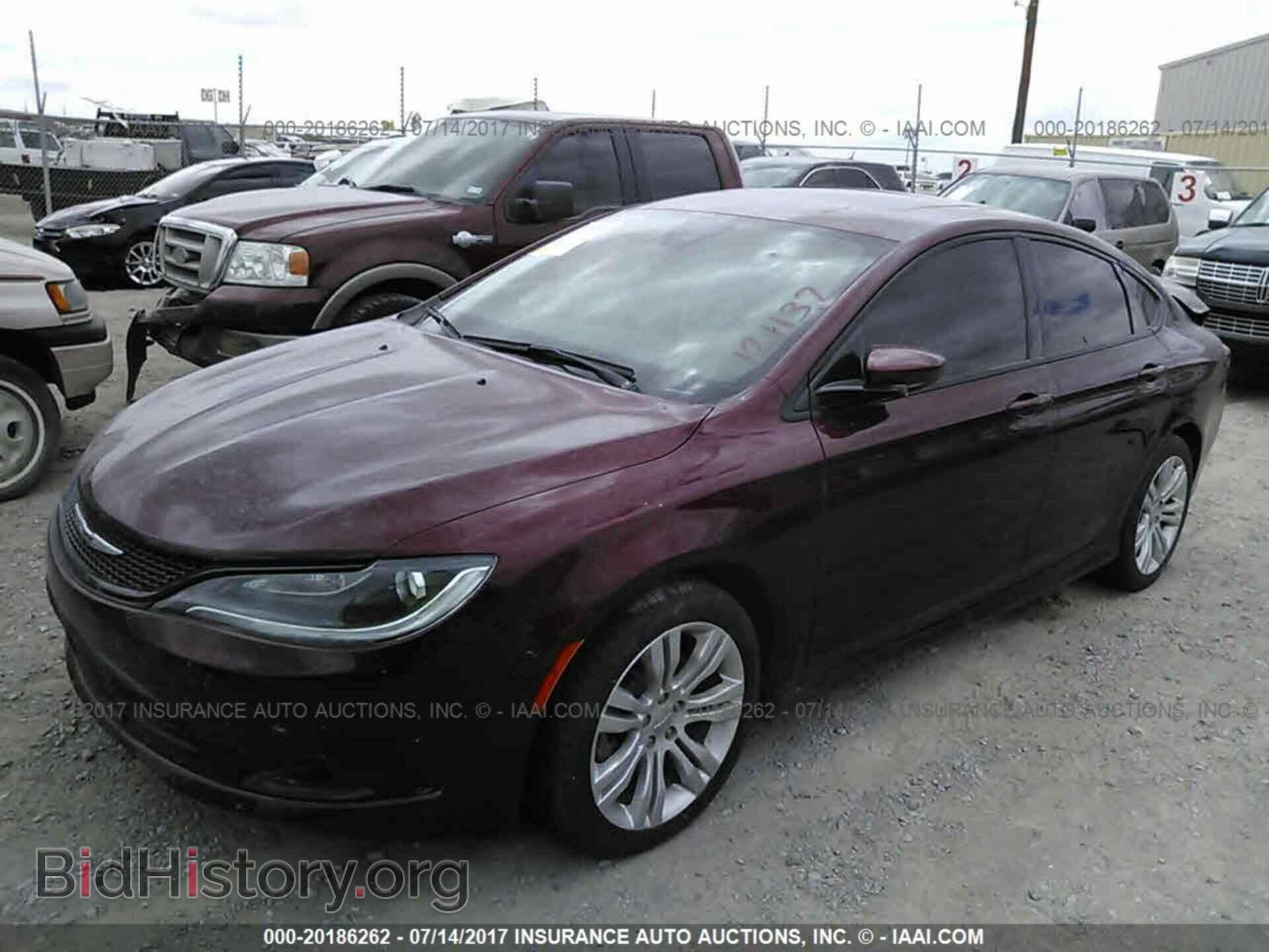 2016 Chrysler 200 - VIN: 1C3CCCBG3GN121137 - Photo 2