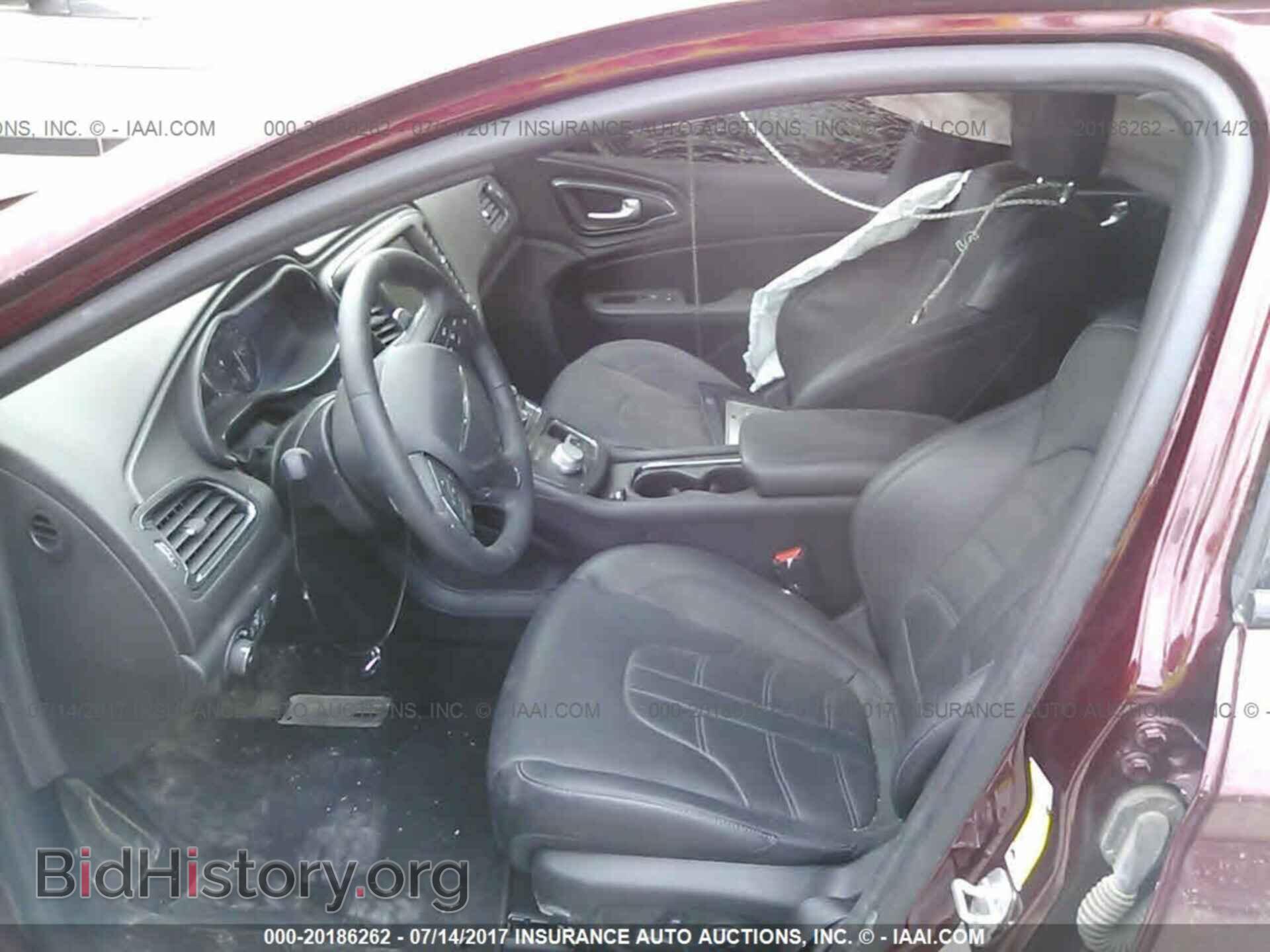 2016 Chrysler 200 - VIN: 1C3CCCBG3GN121137 - Photo 5