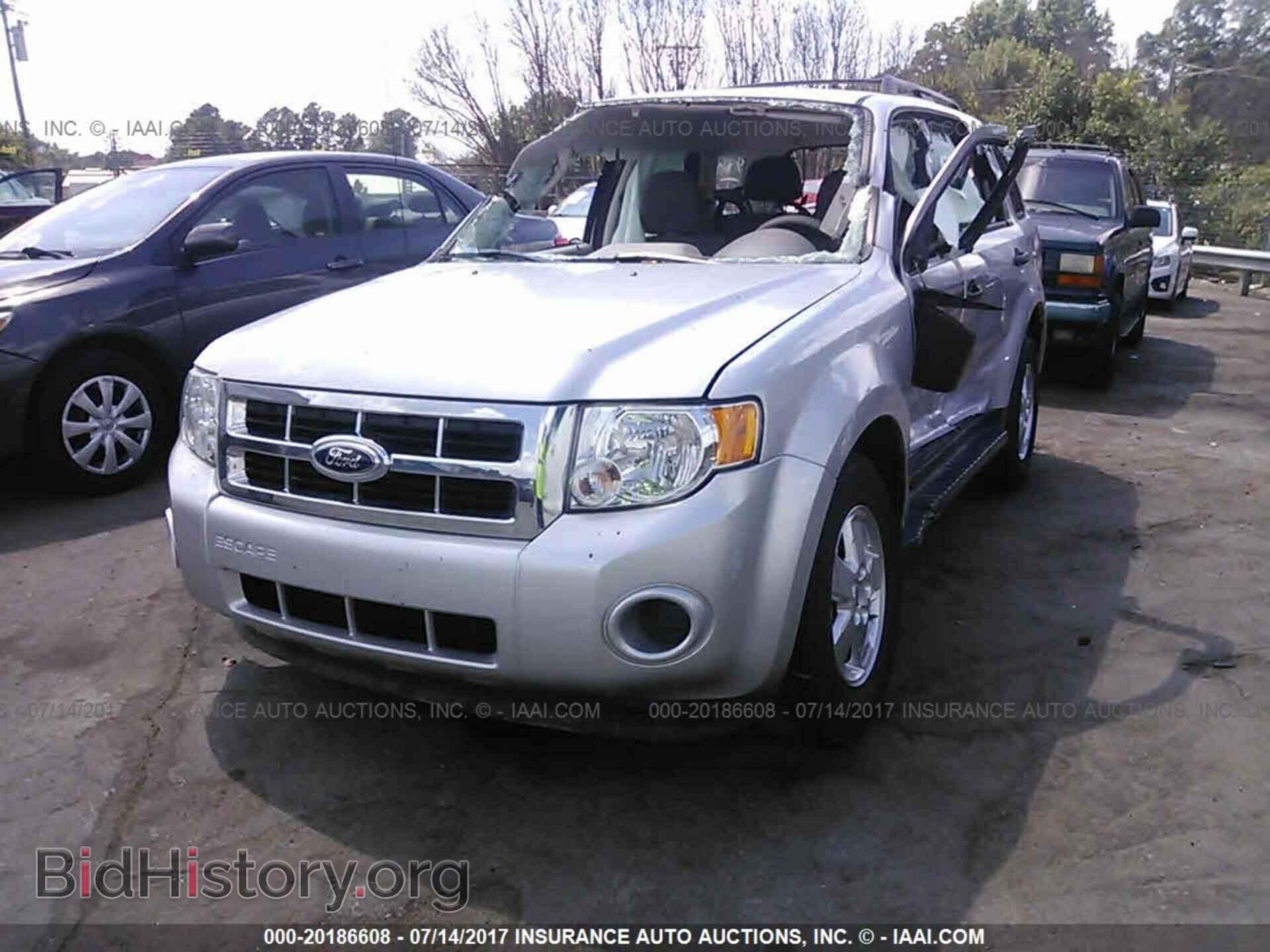 2011 Ford Escape - VIN: 1FMCU0C72BKC59893 - Photo 2