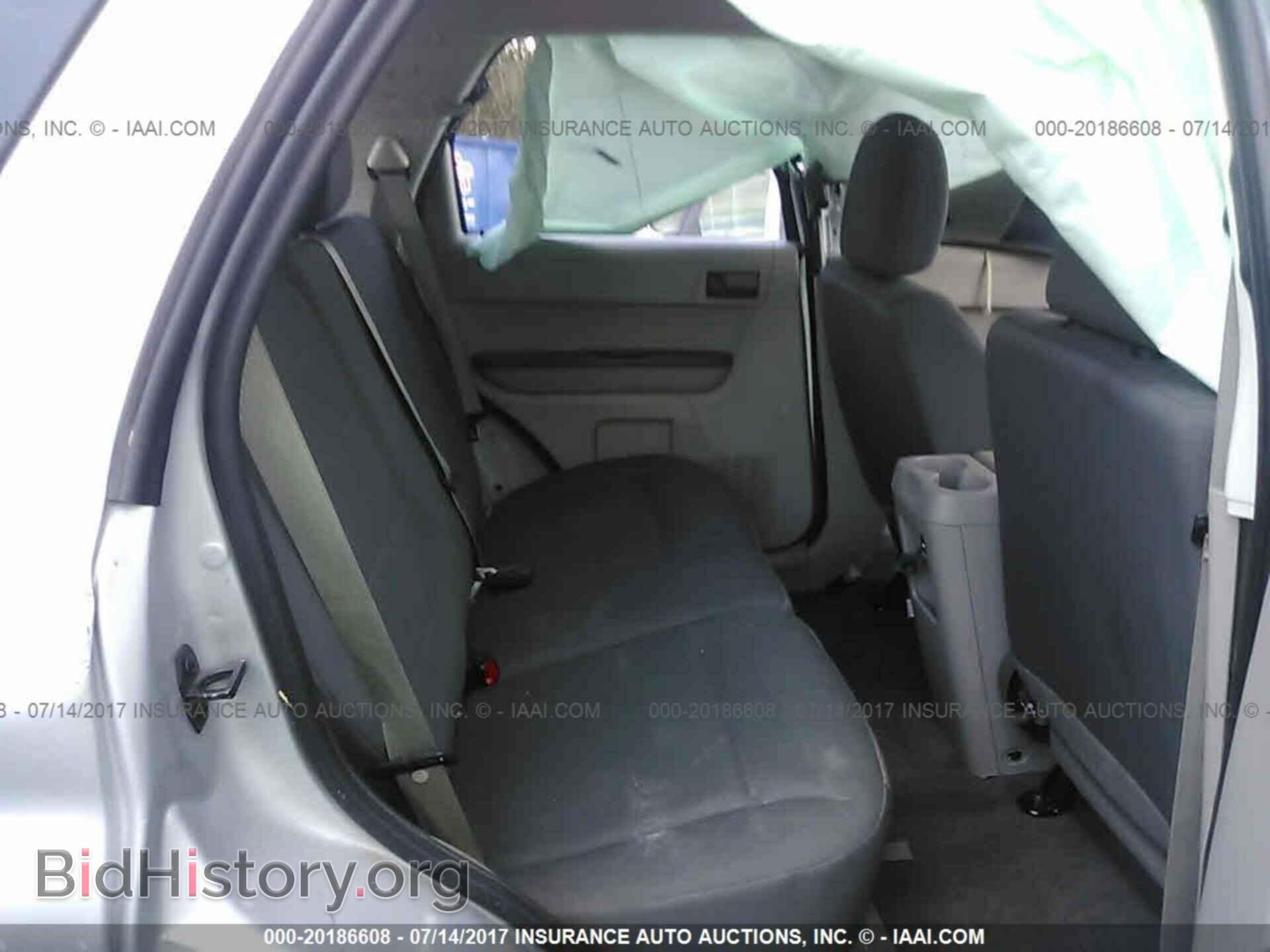 2011 Ford Escape - VIN: 1FMCU0C72BKC59893 - Photo 8