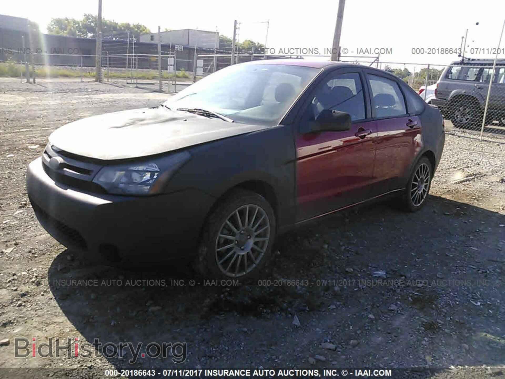 2011 Ford Focus - VIN: 1FAHP3GN5BW130007 - Фото 2