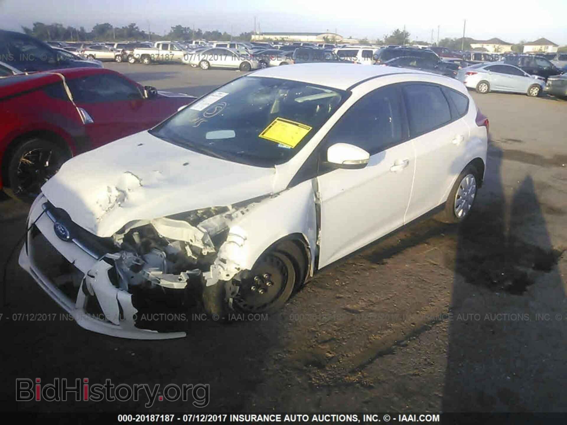 2012 Ford Focus - VIN: 1FAHP3K25CL119329 - Photo 2