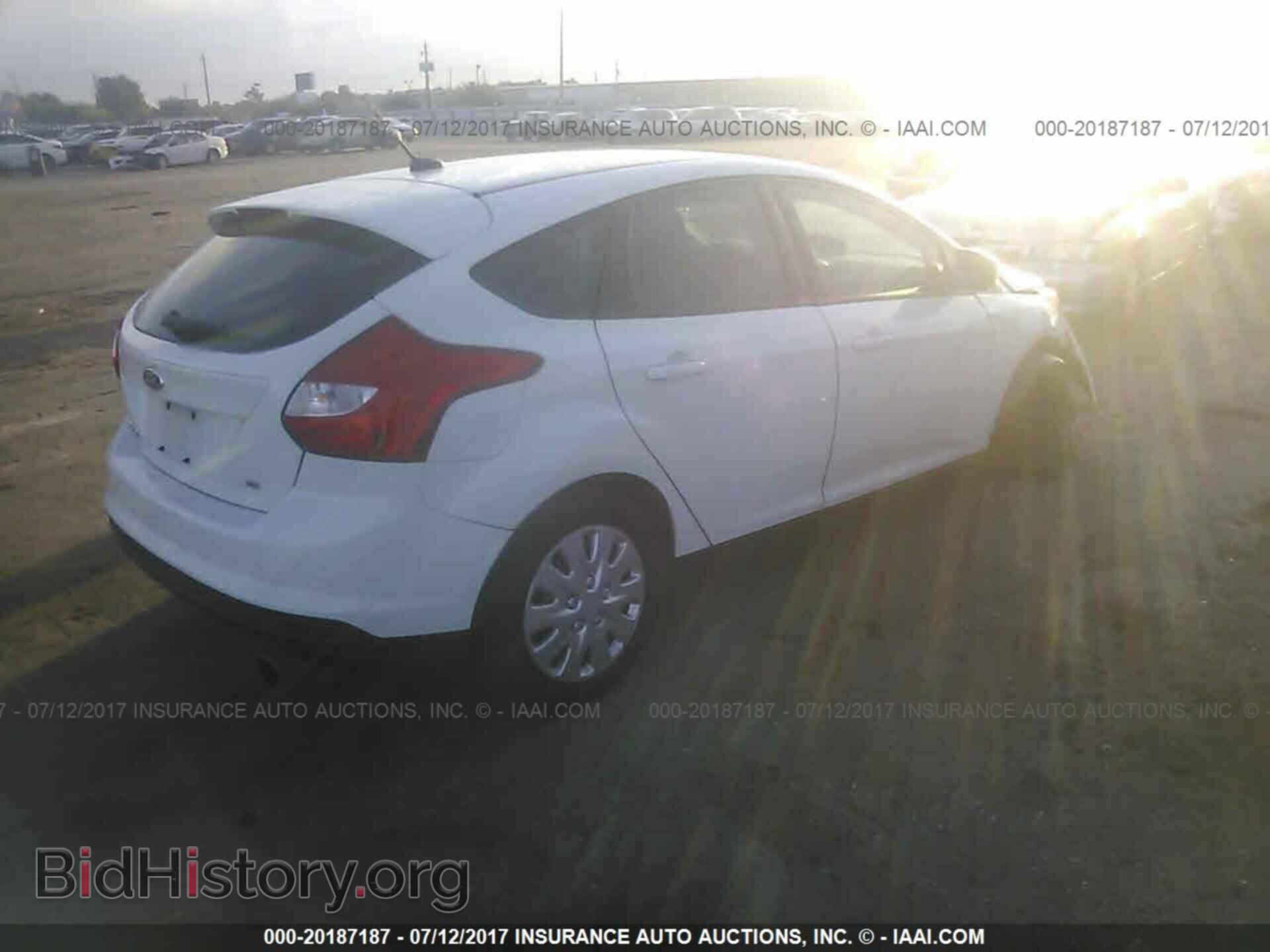 2012 Ford Focus - VIN: 1FAHP3K25CL119329 - Photo 4