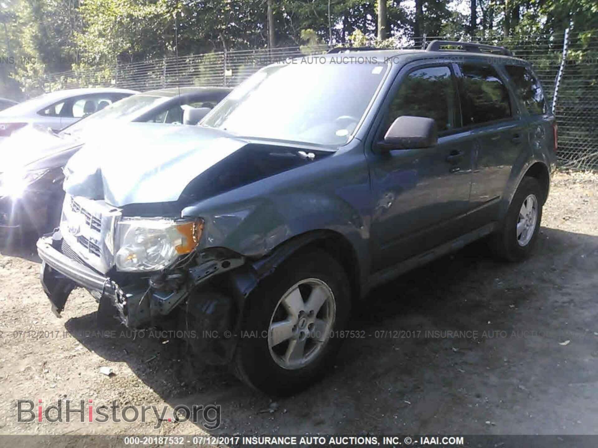 2011 Ford Escape - VIN: 1FMCU0D76BKC02532 - Photo 2