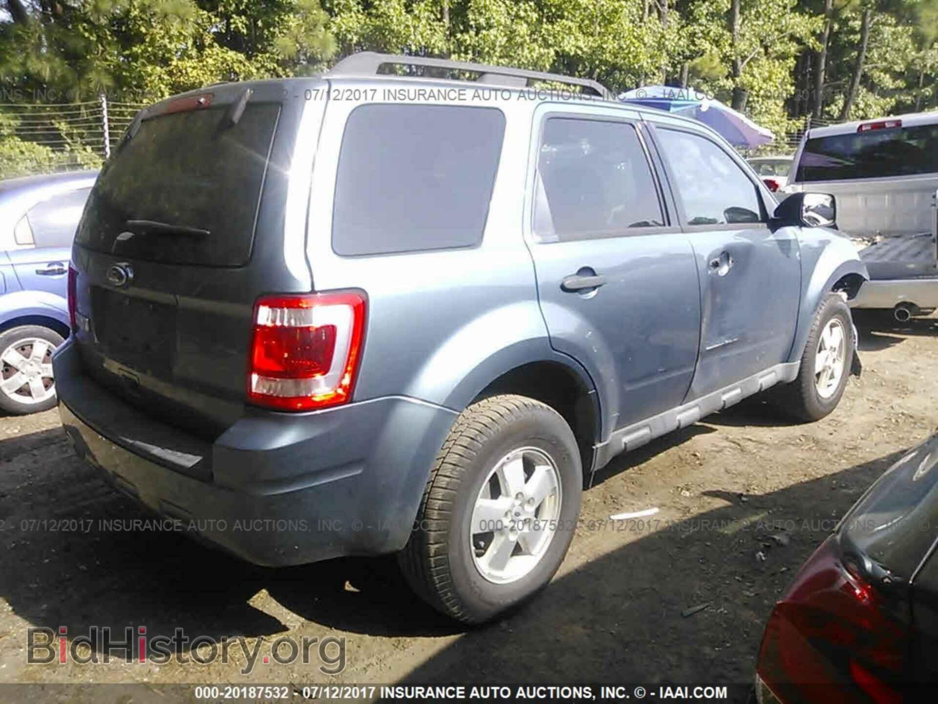 2011 Ford Escape - VIN: 1FMCU0D76BKC02532 - Photo 4