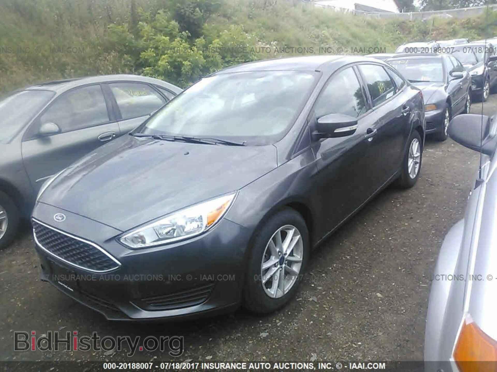 2016 Ford Focus - VIN: 1FADP3F28GL216040 - Photo 2